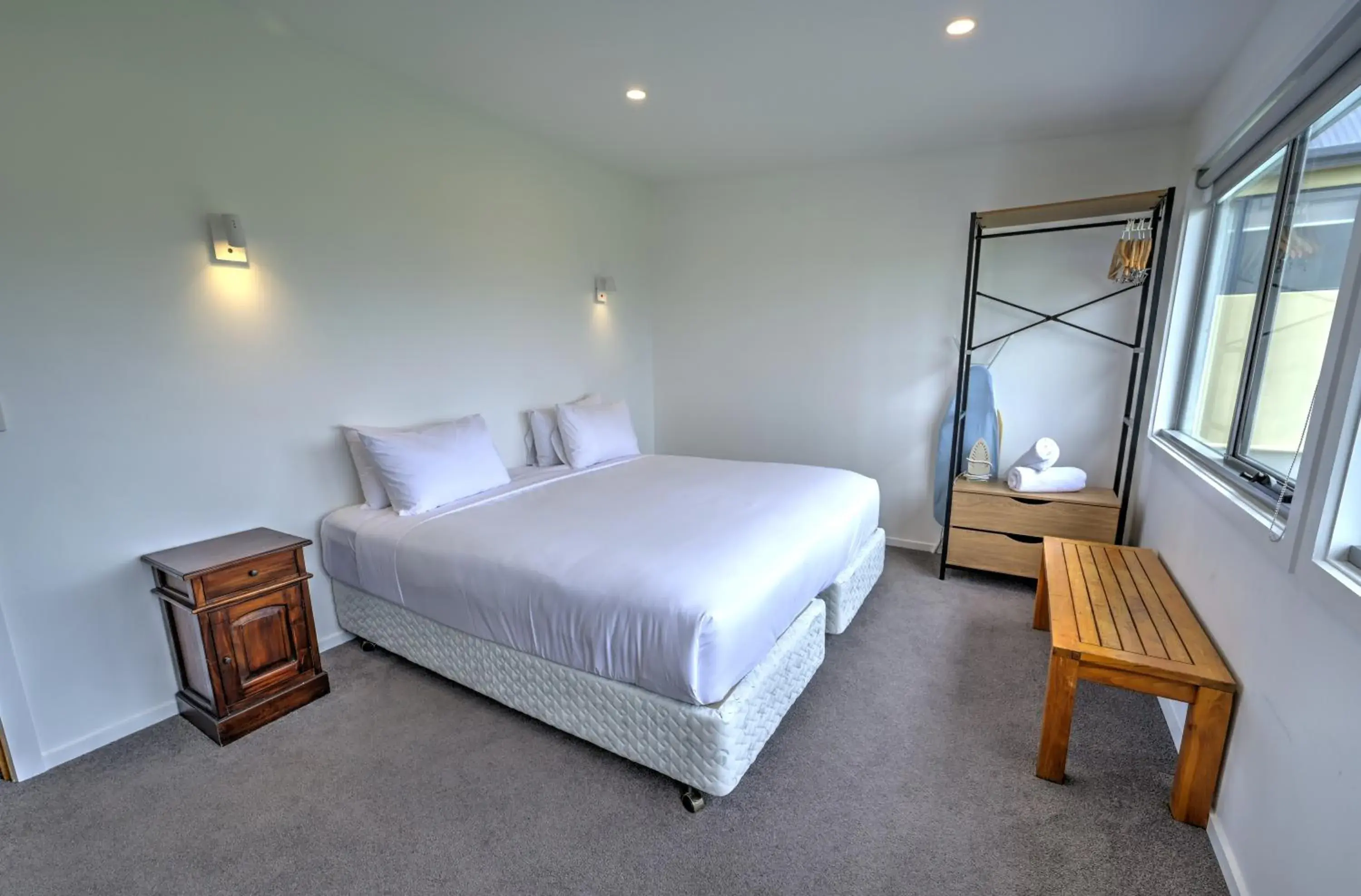 Bed in Diamond Island Resort, Restaurant & Bar and Penguin Show Bed in Diamond Island Resort, Restaurant & Bar and Penguin Show