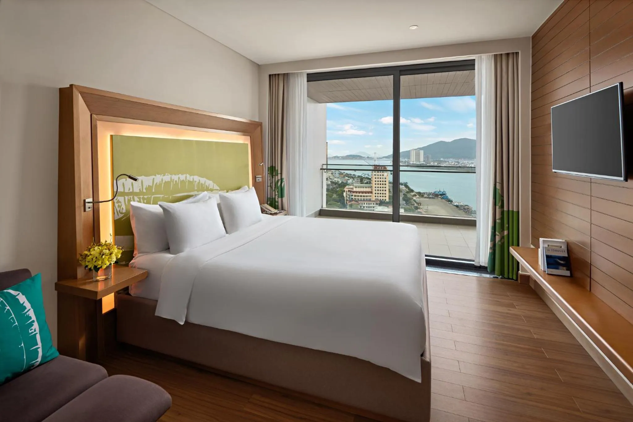 Bed in Novotel Danang Premier Han River