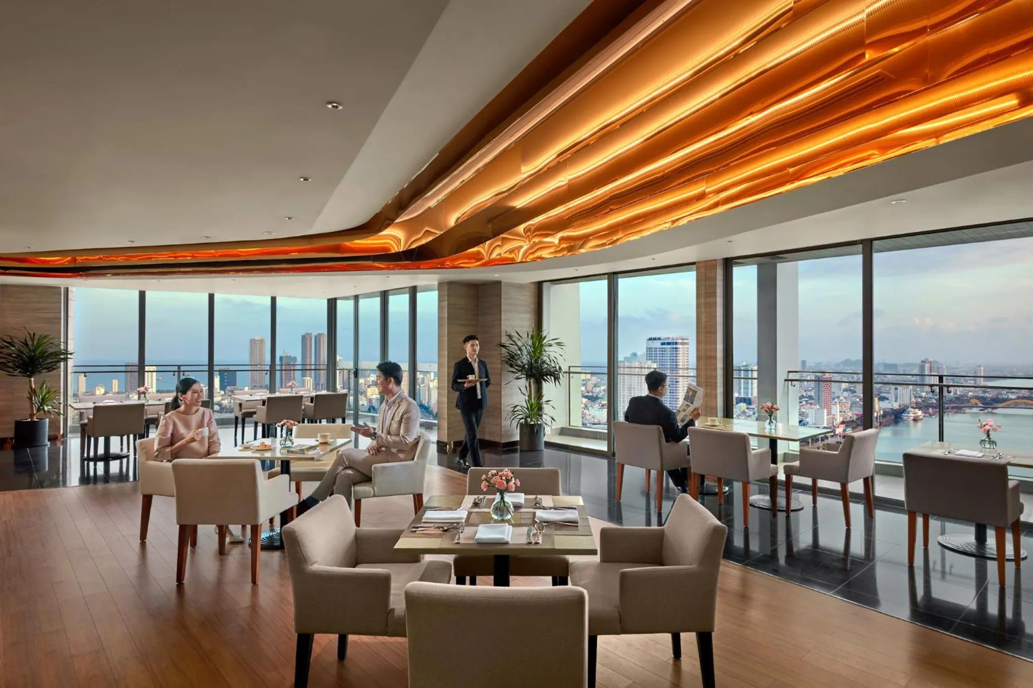 Restaurant/places to eat in Novotel Danang Premier Han River