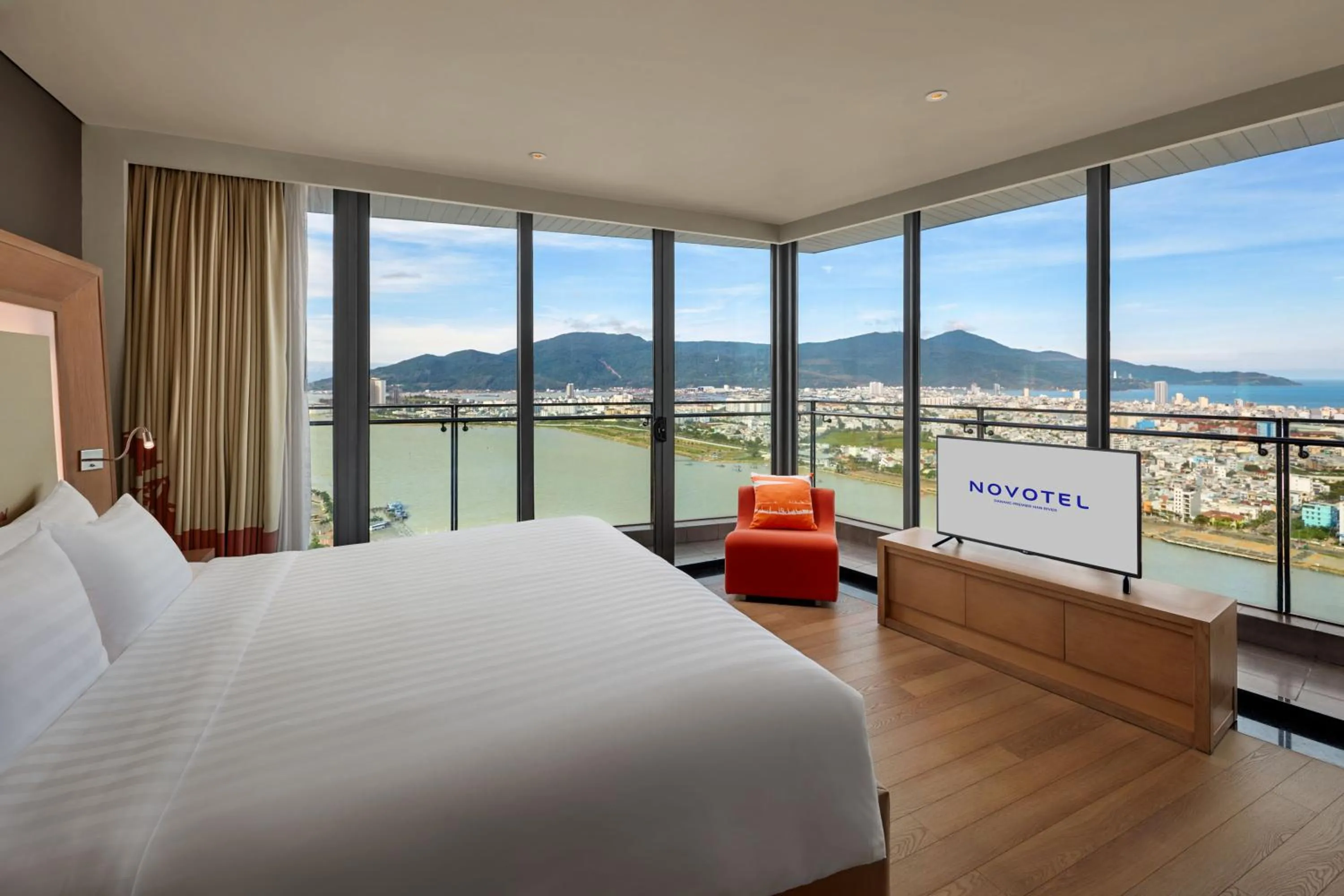 City view, Bed in Novotel Danang Premier Han River