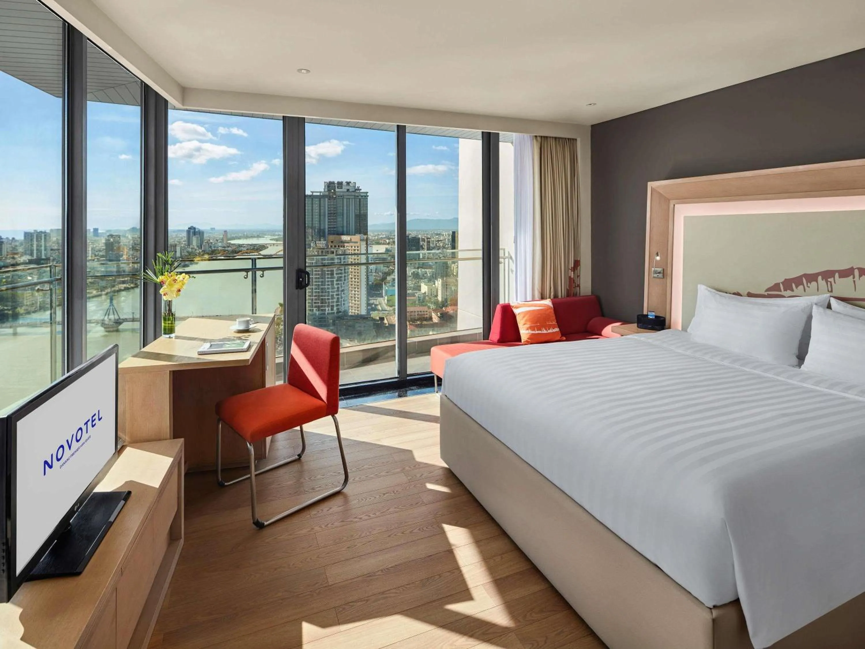Property building, Bed in Novotel Danang Premier Han River