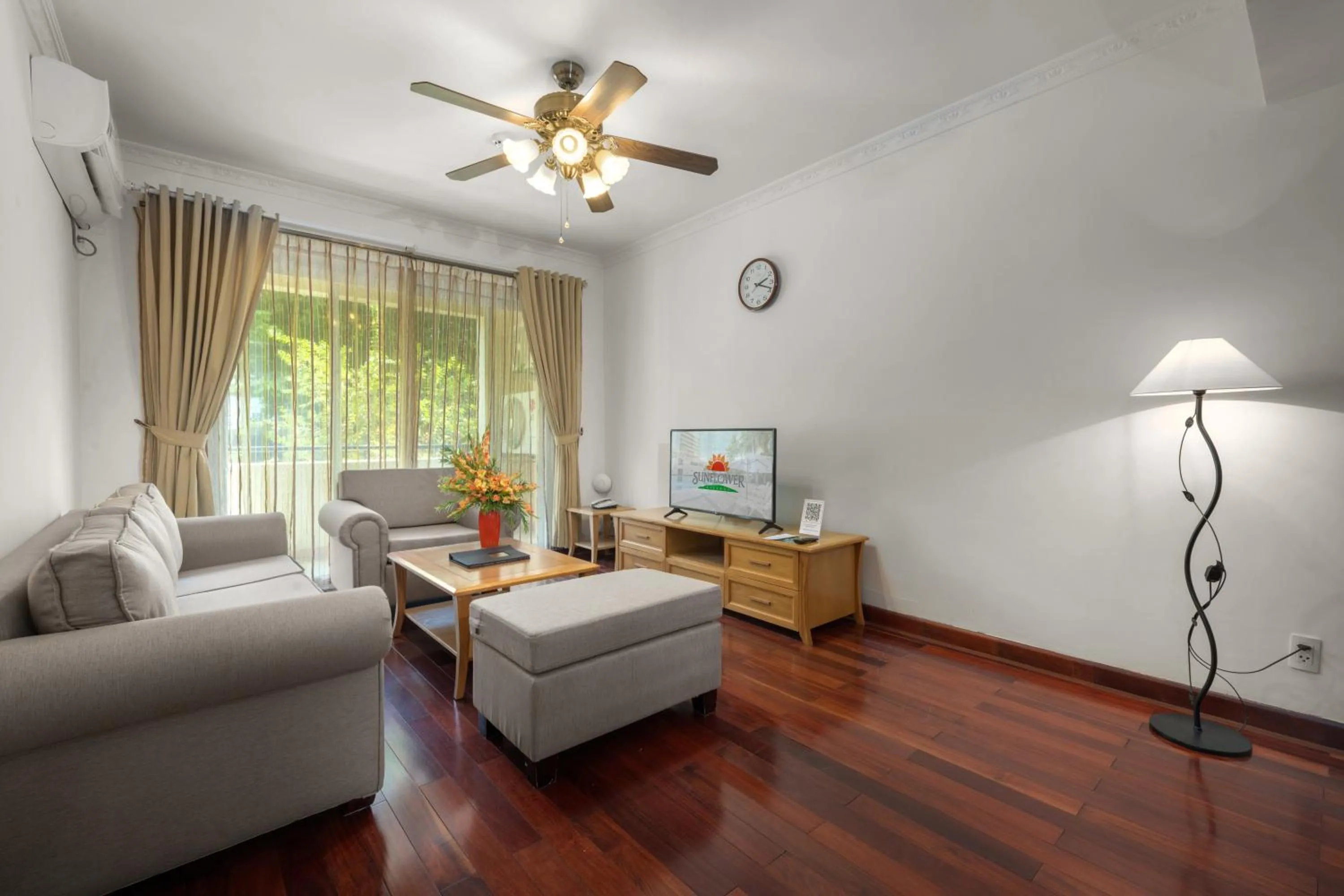 Living room in Sunflower Hotel & International Village