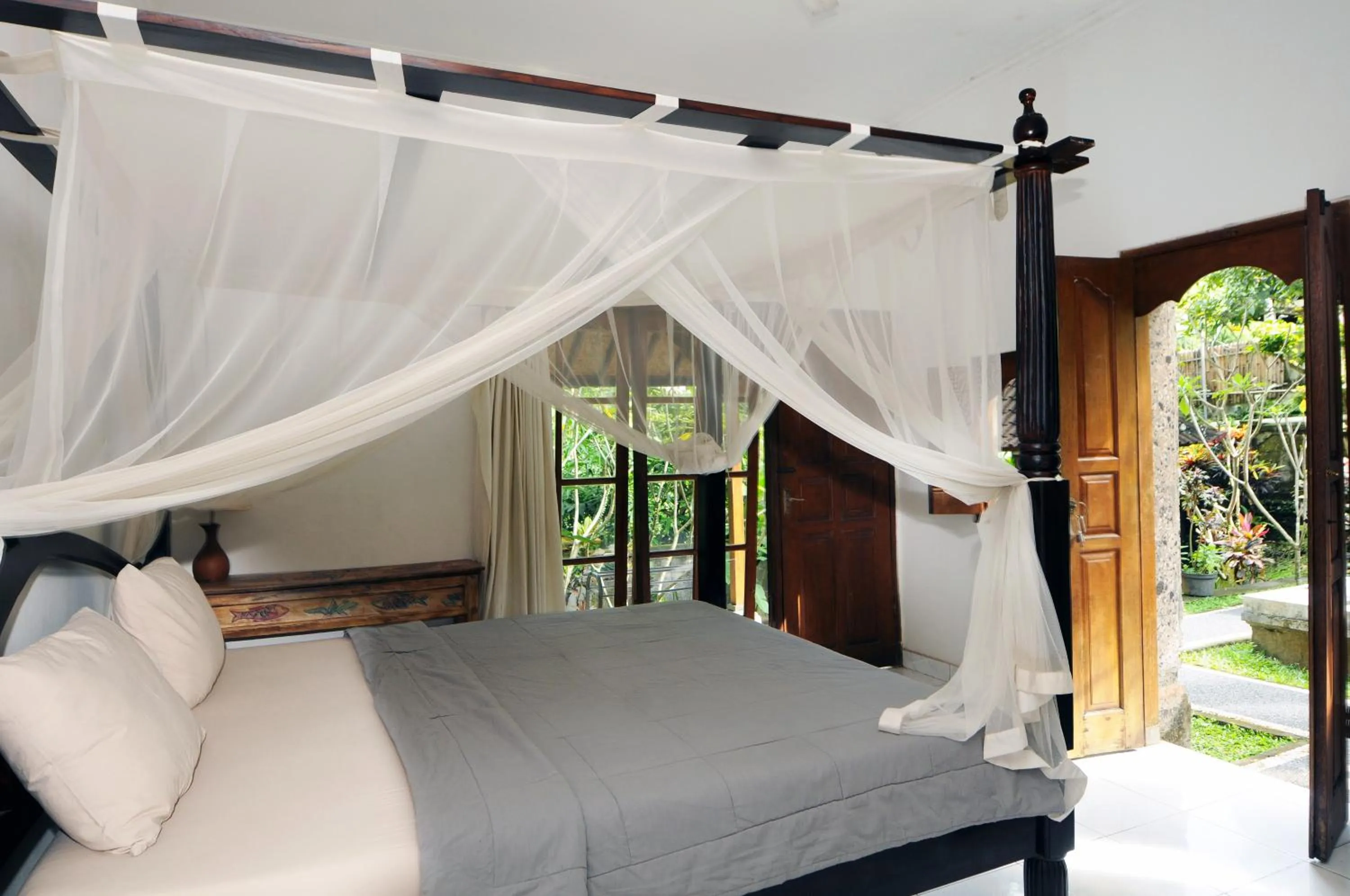 Property building, Bed in Yuliati House Ubud
