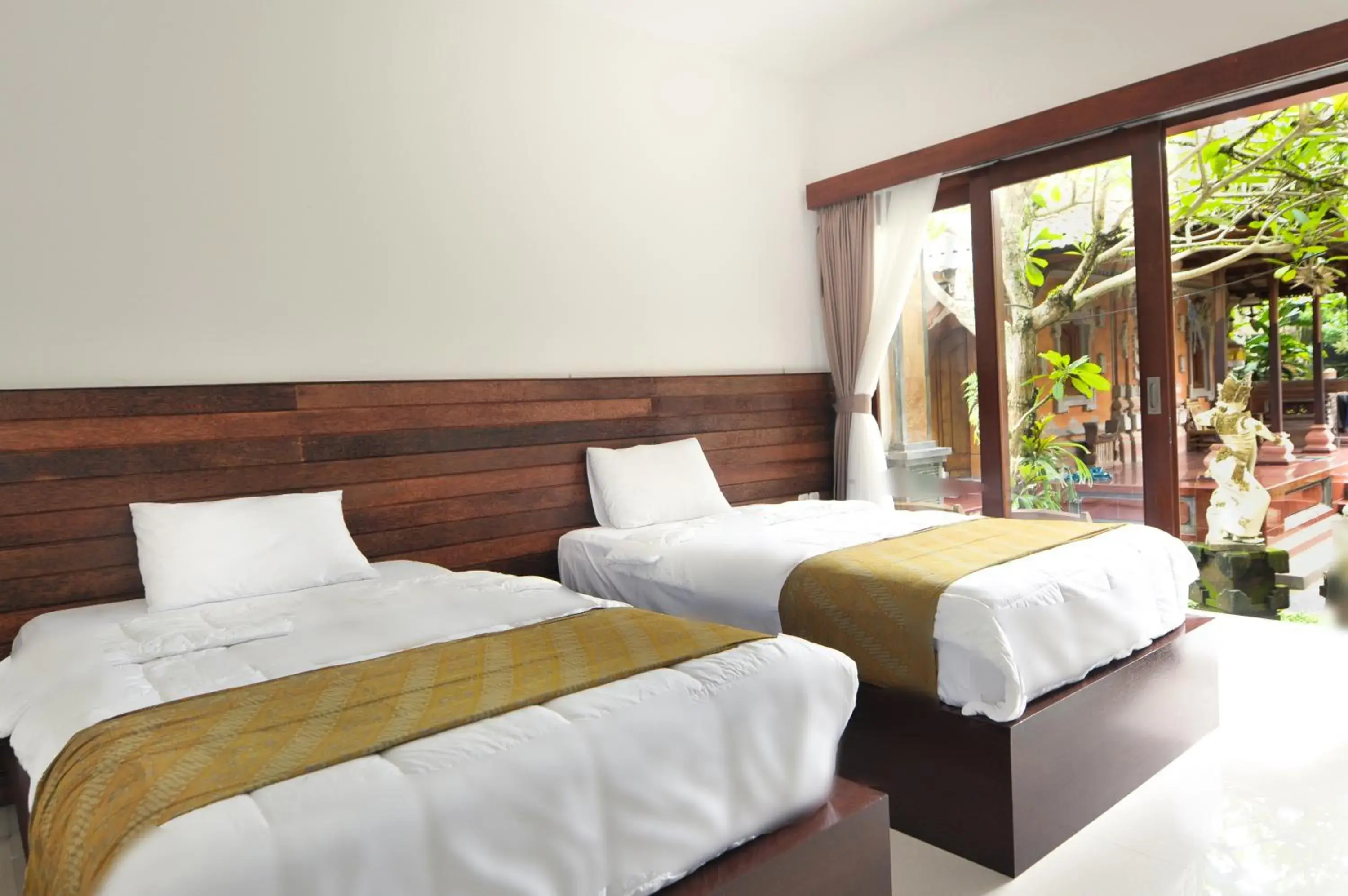 Deluxe Double or Twin Room in Yuliati House Ubud Deluxe Double or Twin Room in Yuliati House Ubud