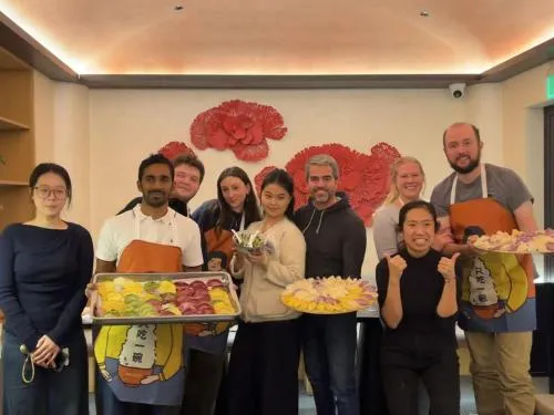 Happy Dragon Alley Hotel-In the city center with big window&free coffe laundry Fluent English speaking,Tourist attractions ticket service&food recommendation,Near Tian Anmen Forbiddencity,Near Lama temple,Easy to walk to NanluoAlley&Shichahai