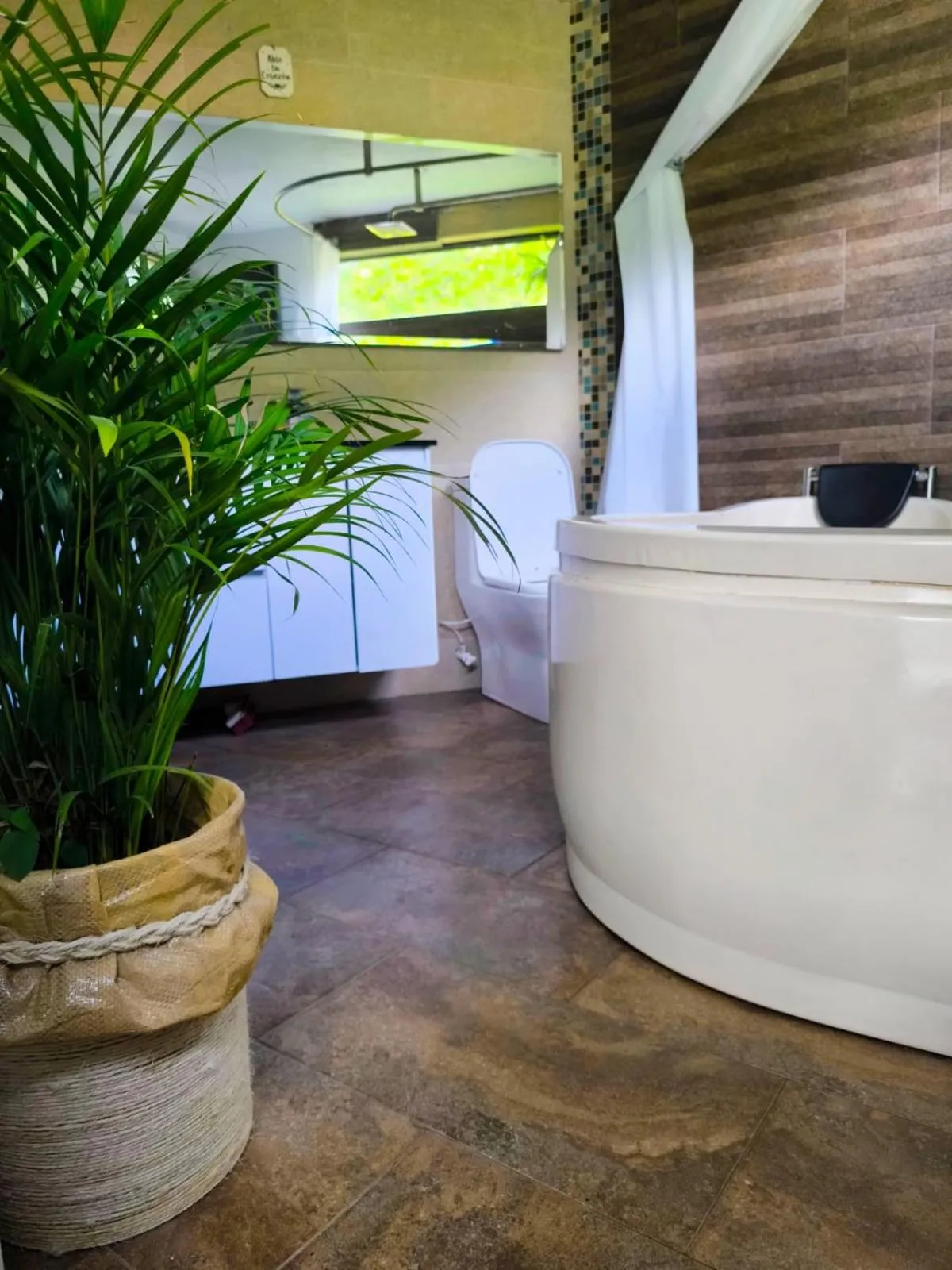 Hot Tub in Comfort Campestre