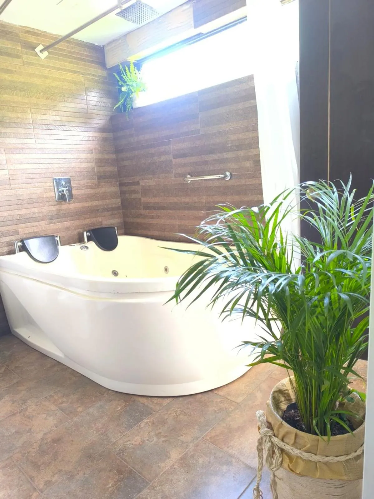 Hot Tub in Comfort Campestre