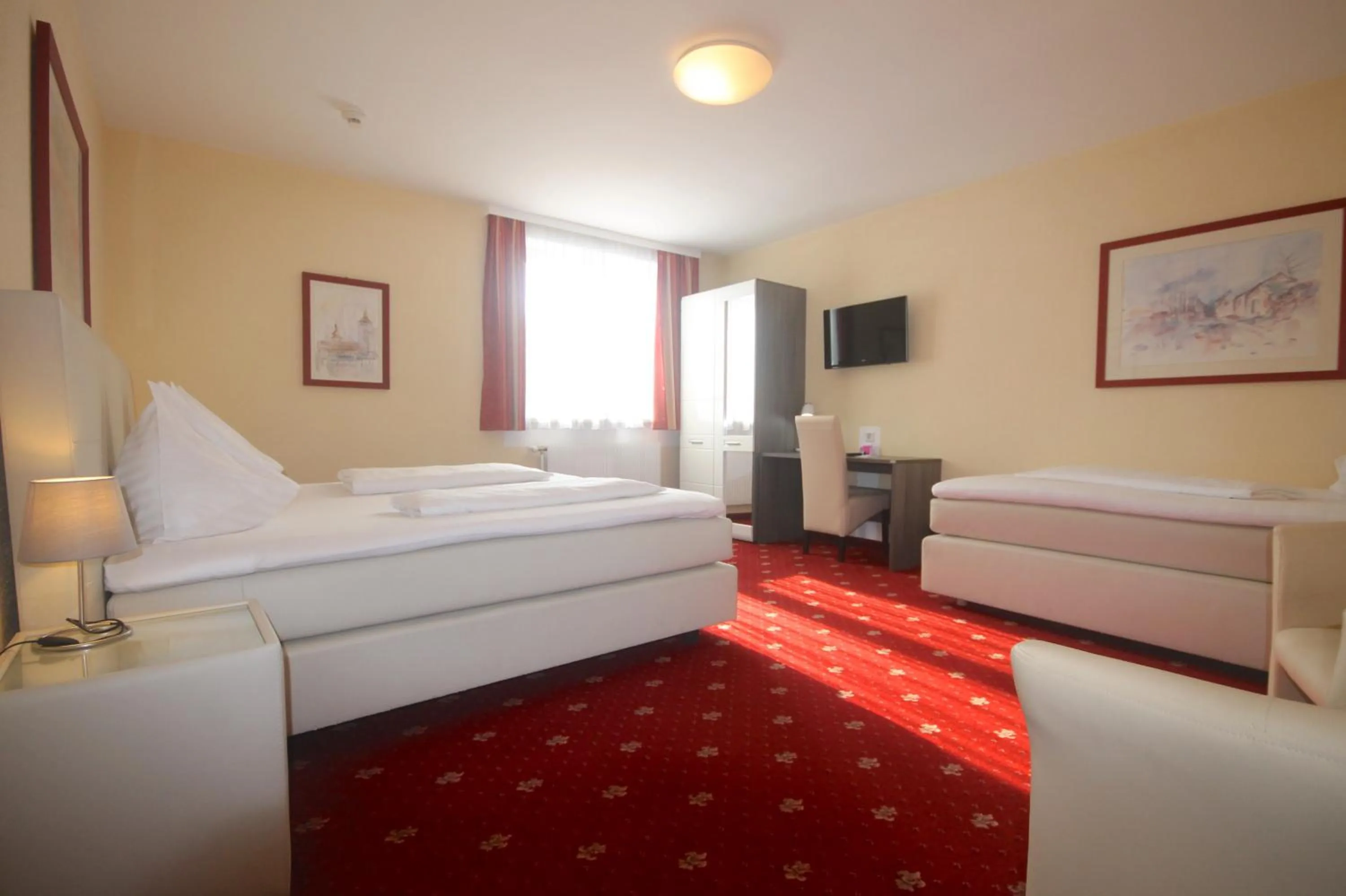 Photo of the whole room, Bed in Hotel Altmann