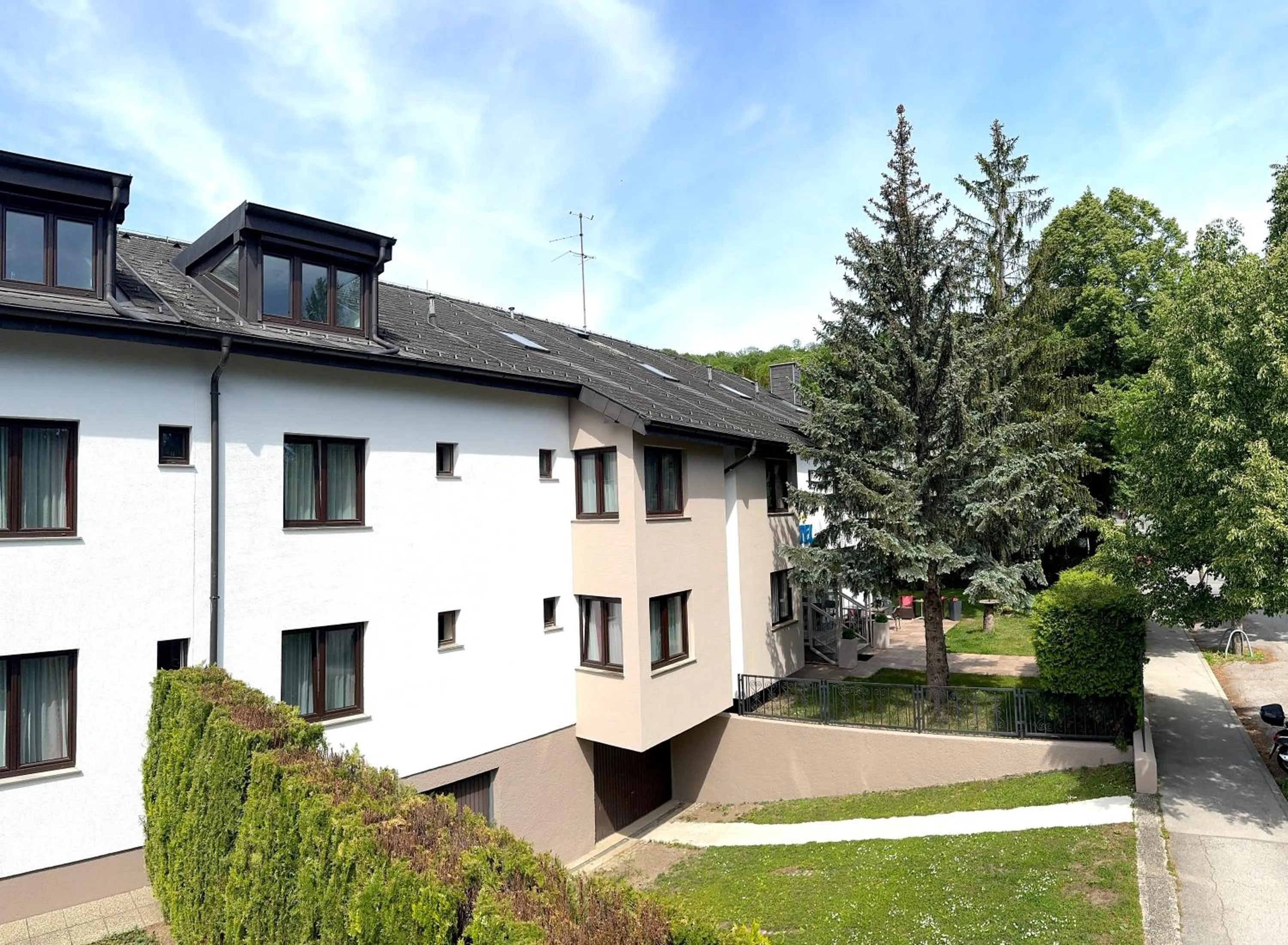 Property building in Hotel Altmann