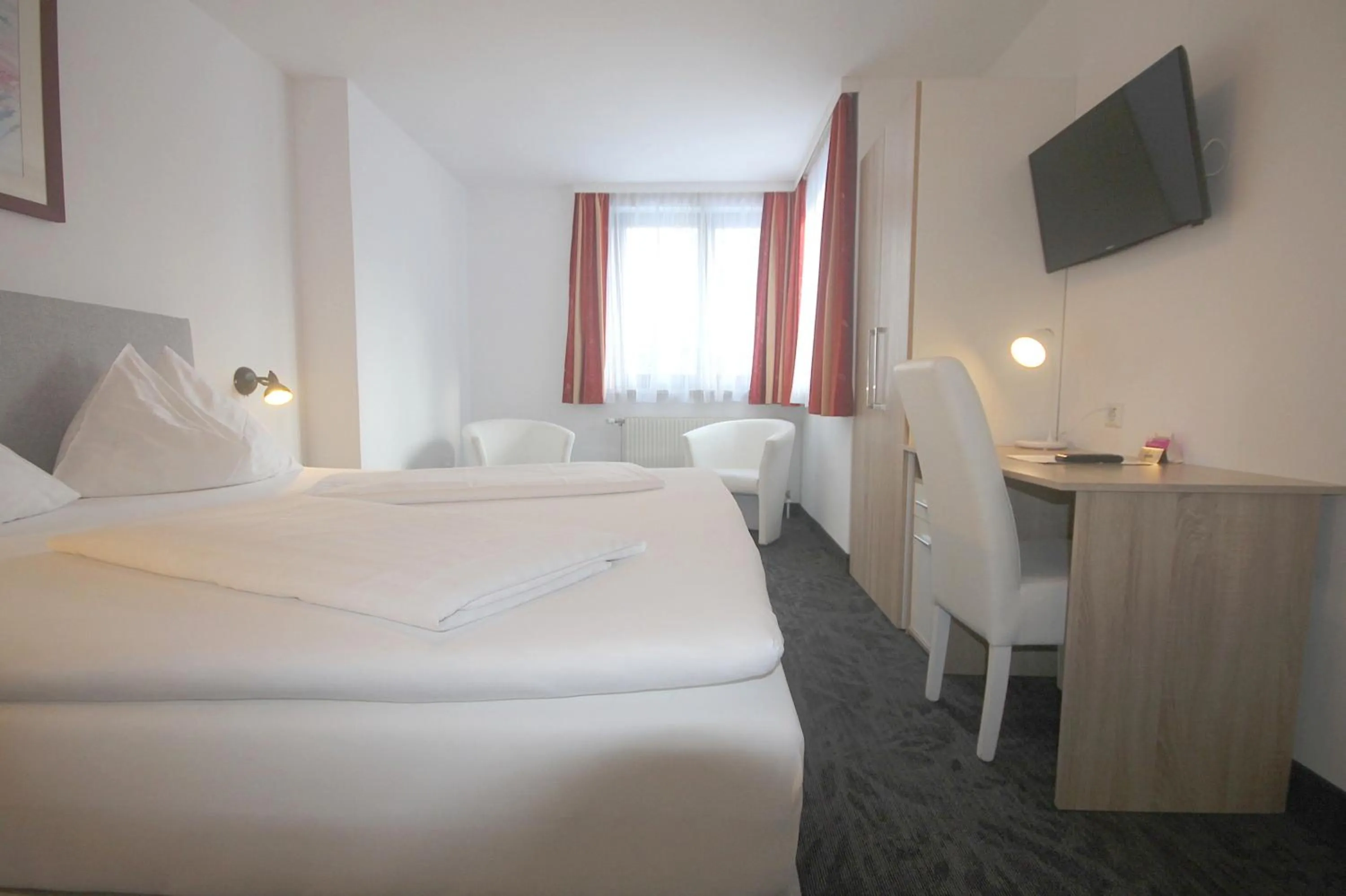 Photo of the whole room, Bed in Hotel Altmann