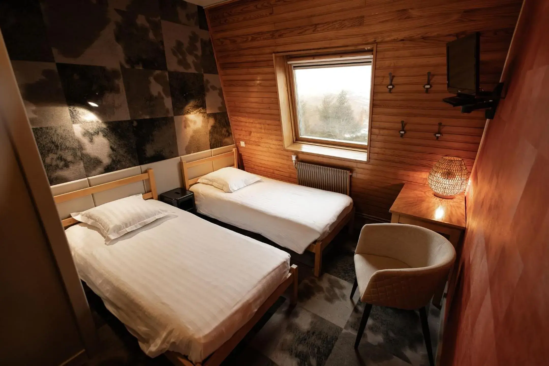 Twin Room in Gîte-Hôtel Le P'tit Cham Twin Room in Gîte-Hôtel Le P'tit Cham
