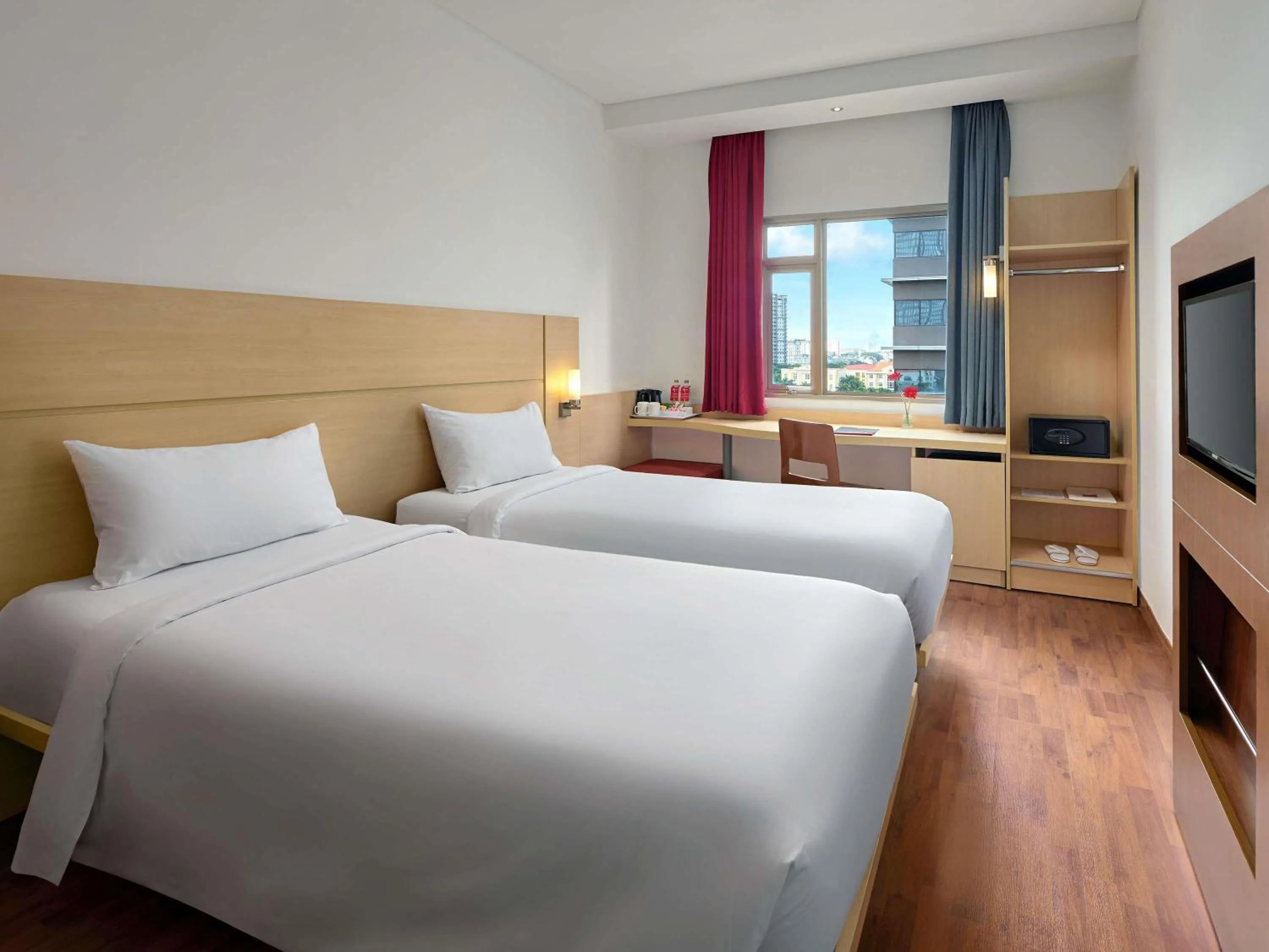 Bedroom, Bed in Ibis Saigon South