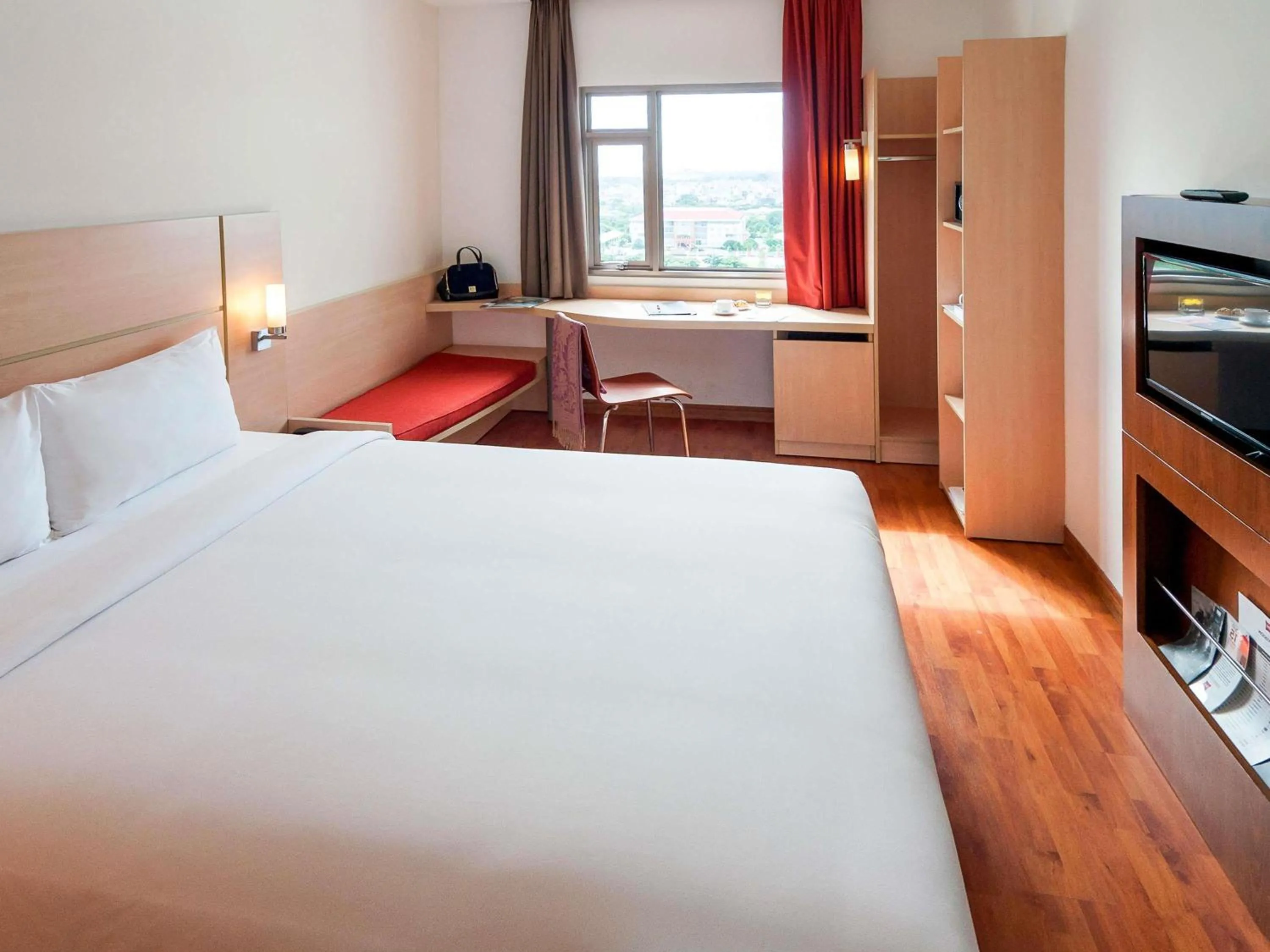 Bedroom, Bed in Ibis Saigon South