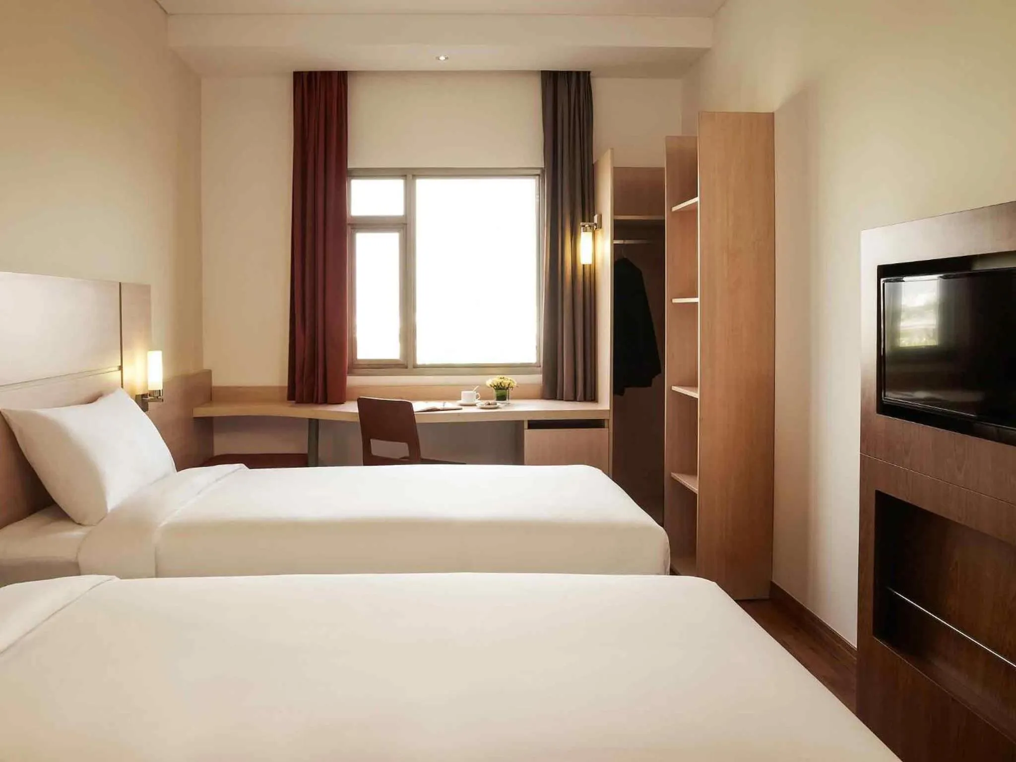 Bedroom, Bed in Ibis Saigon South