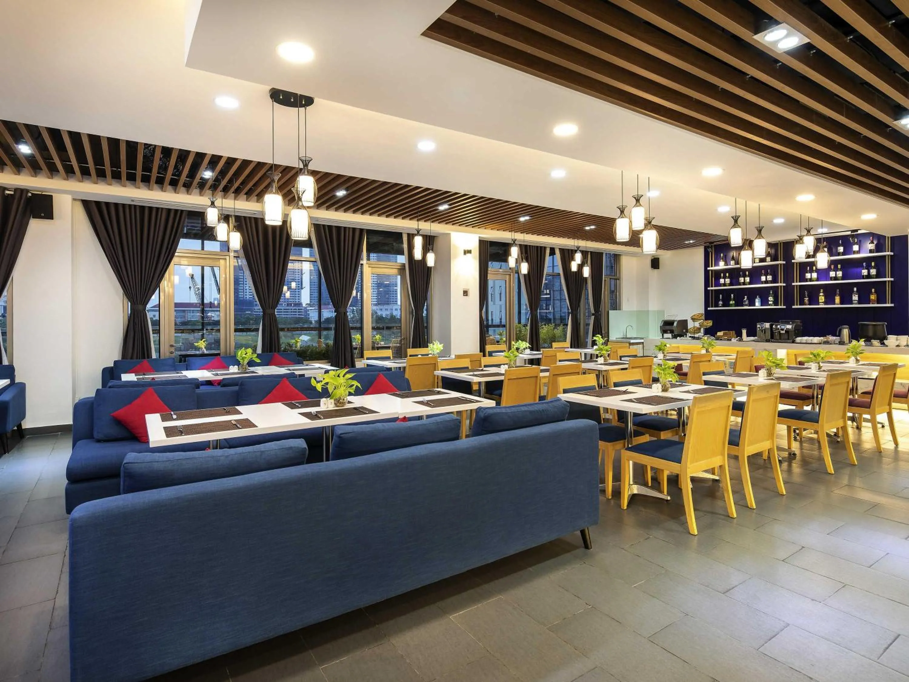 Restaurant/places to eat in Ibis Saigon South