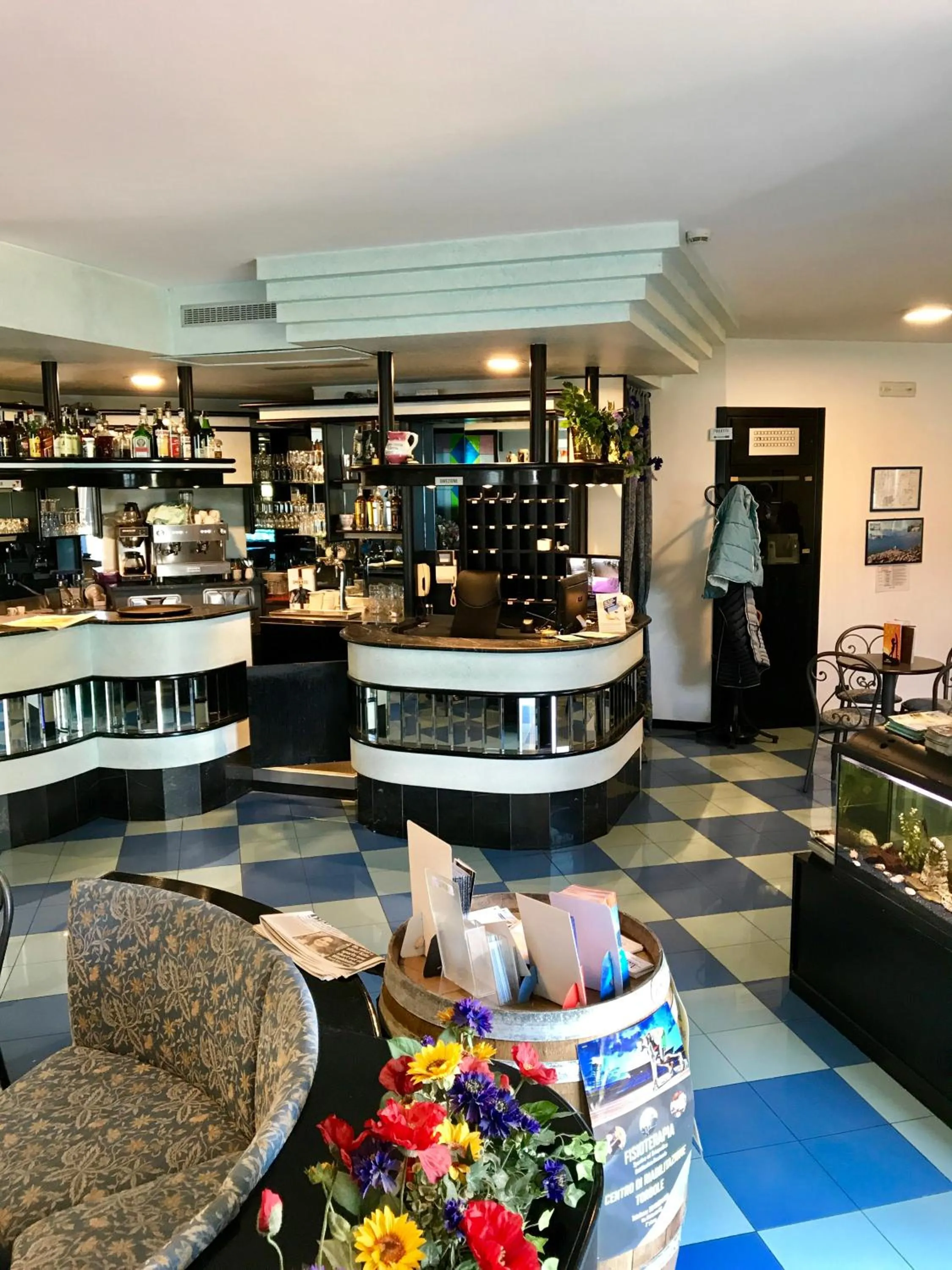 Communal lounge/ TV room in Hotel Antonella