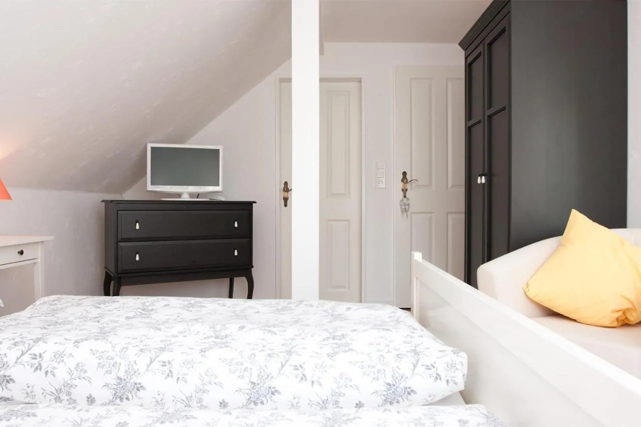 Photo of the whole room, Bed in Landhaus Lillesand