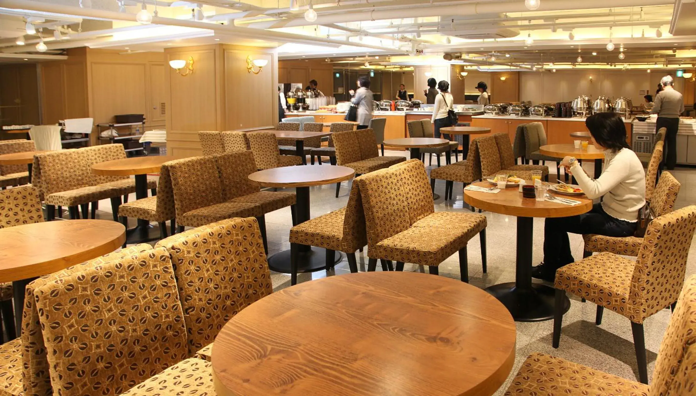 Restaurant/places to eat in Hotel Skypark Central Myeongdong Restaurant/places to eat in Hotel Skypark Central Myeongdong