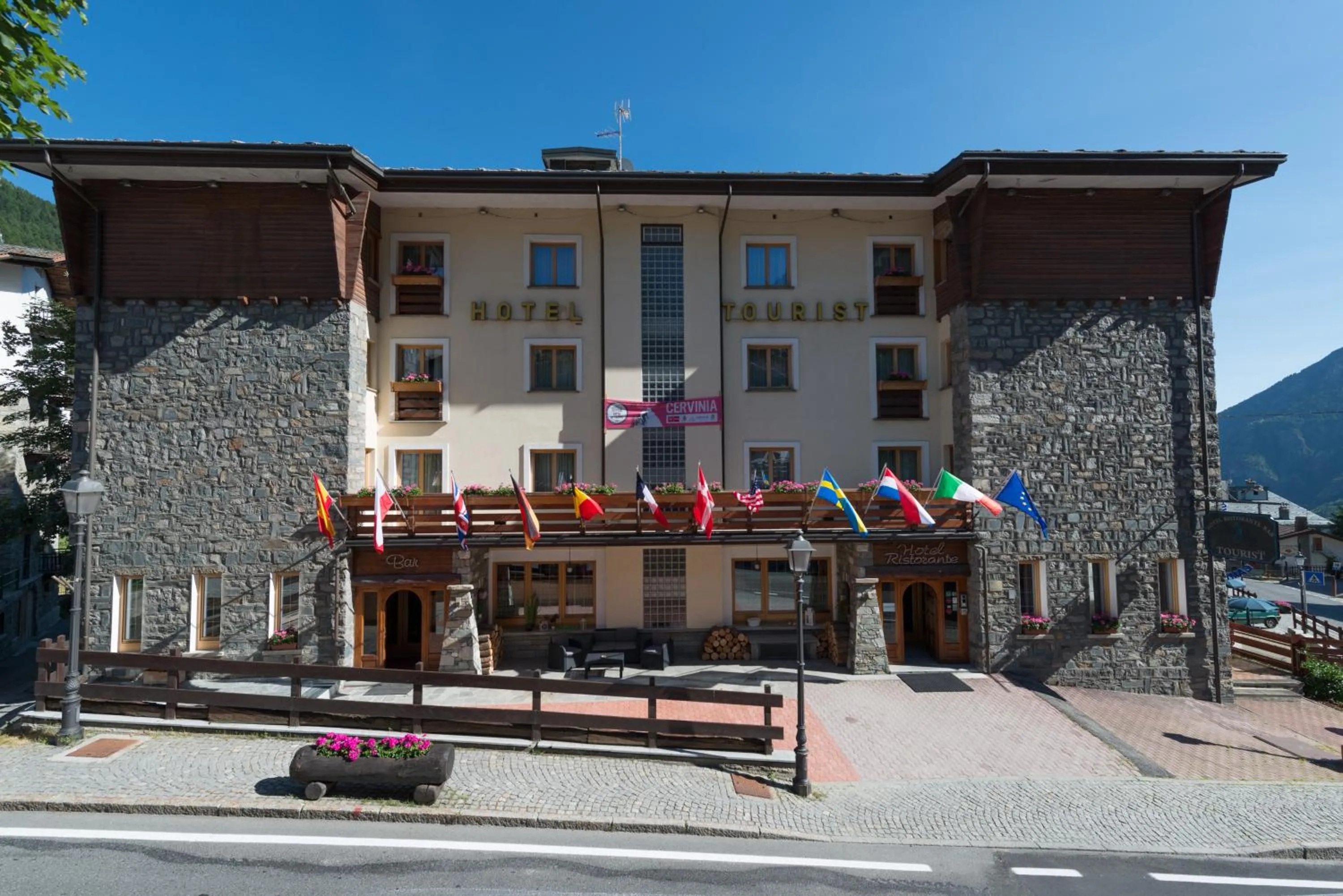 Facade/entrance in Hotel Tourist