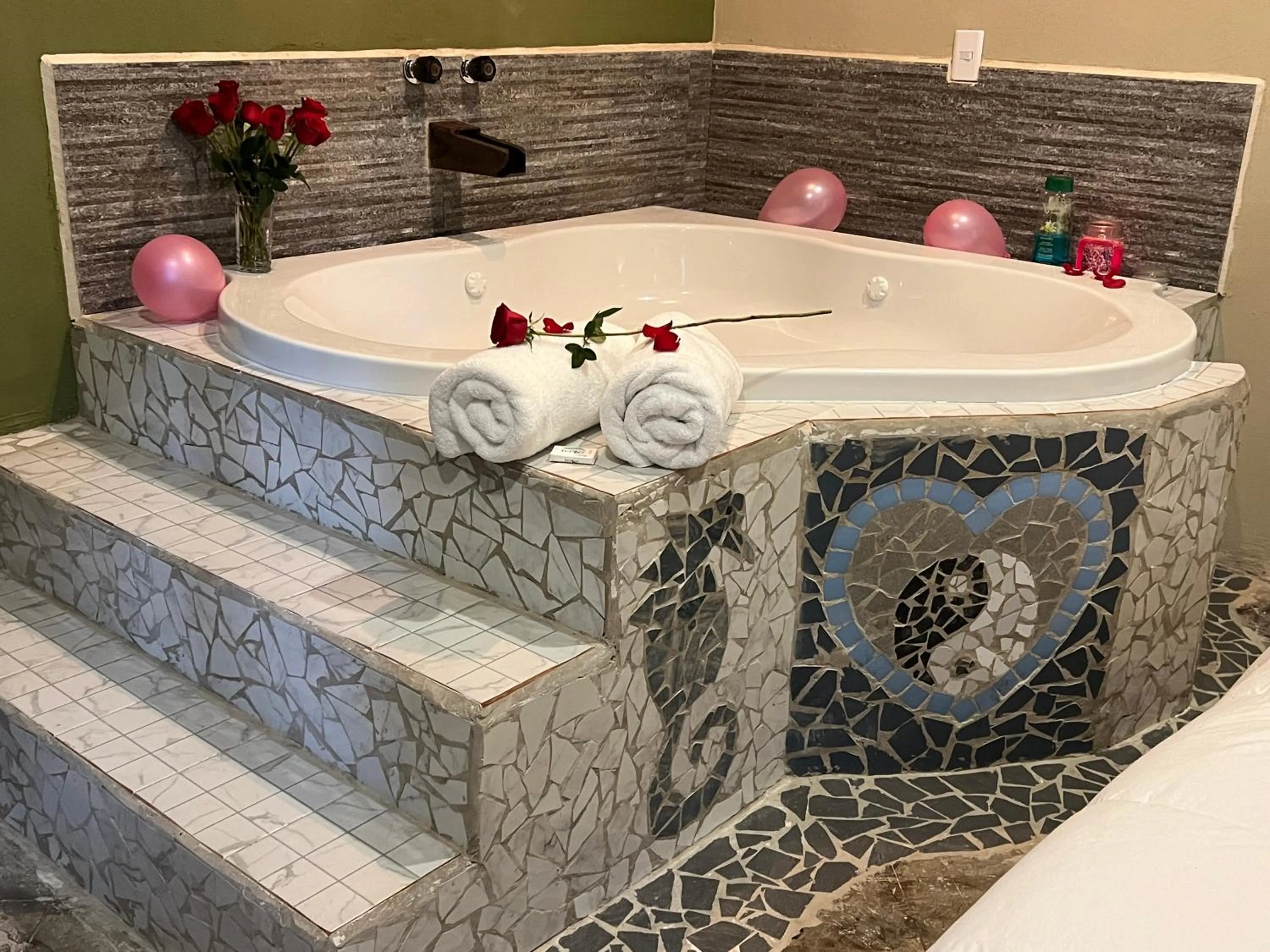 Hot Tub in Hokhmah Heart Hotel