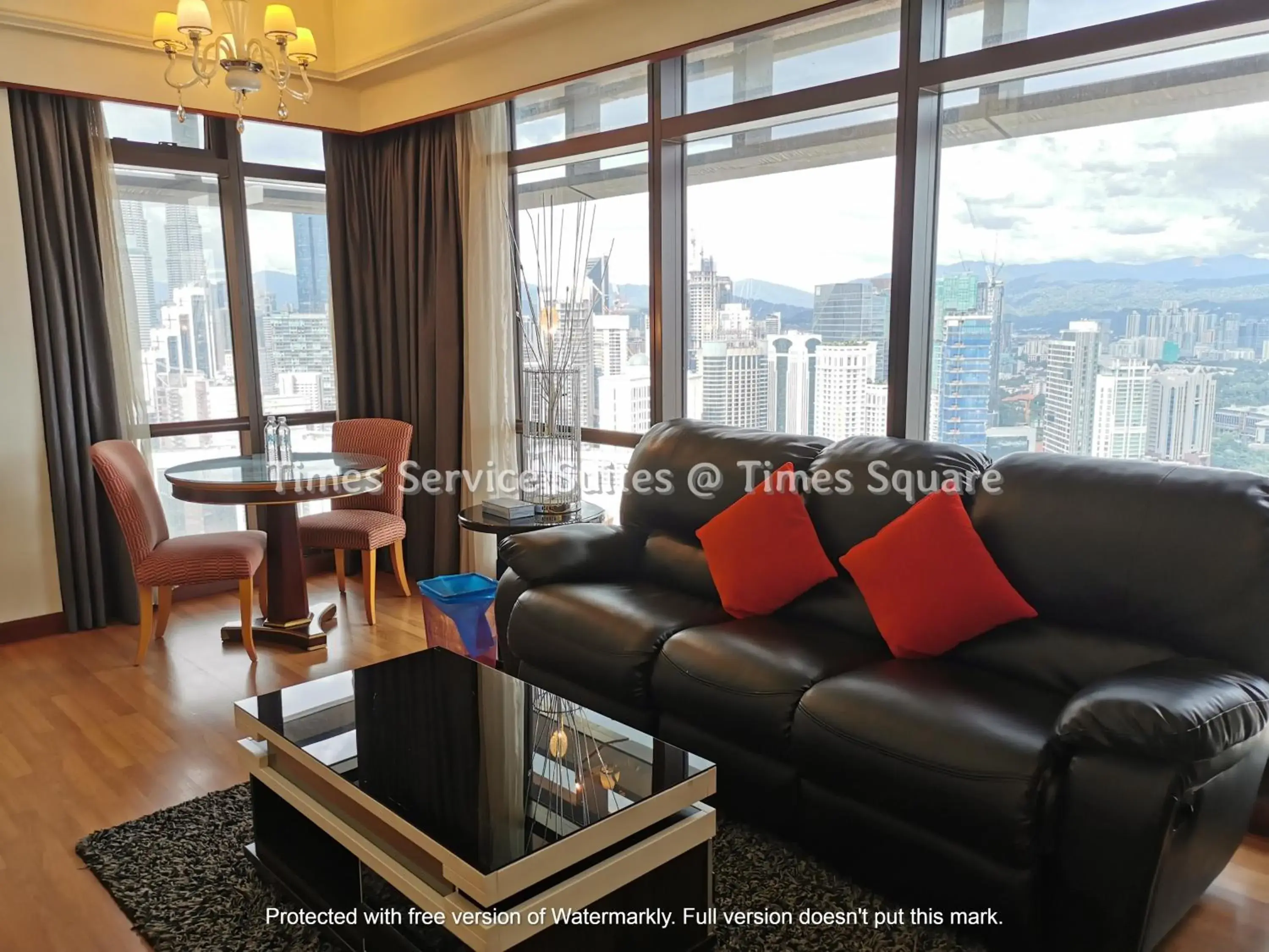 Premium Suite in Times Service Suites @ Times Square Premium Suite in Times Service Suites @ Times Square