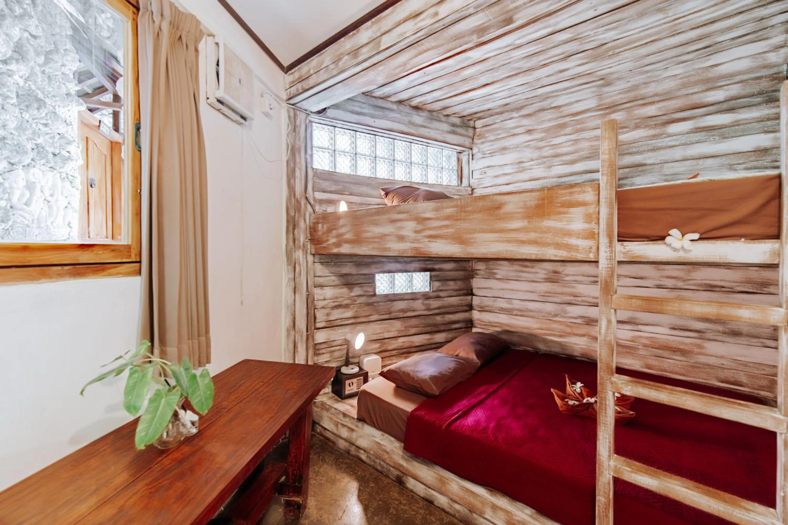 Bedroom, Bed in The Onion Collective