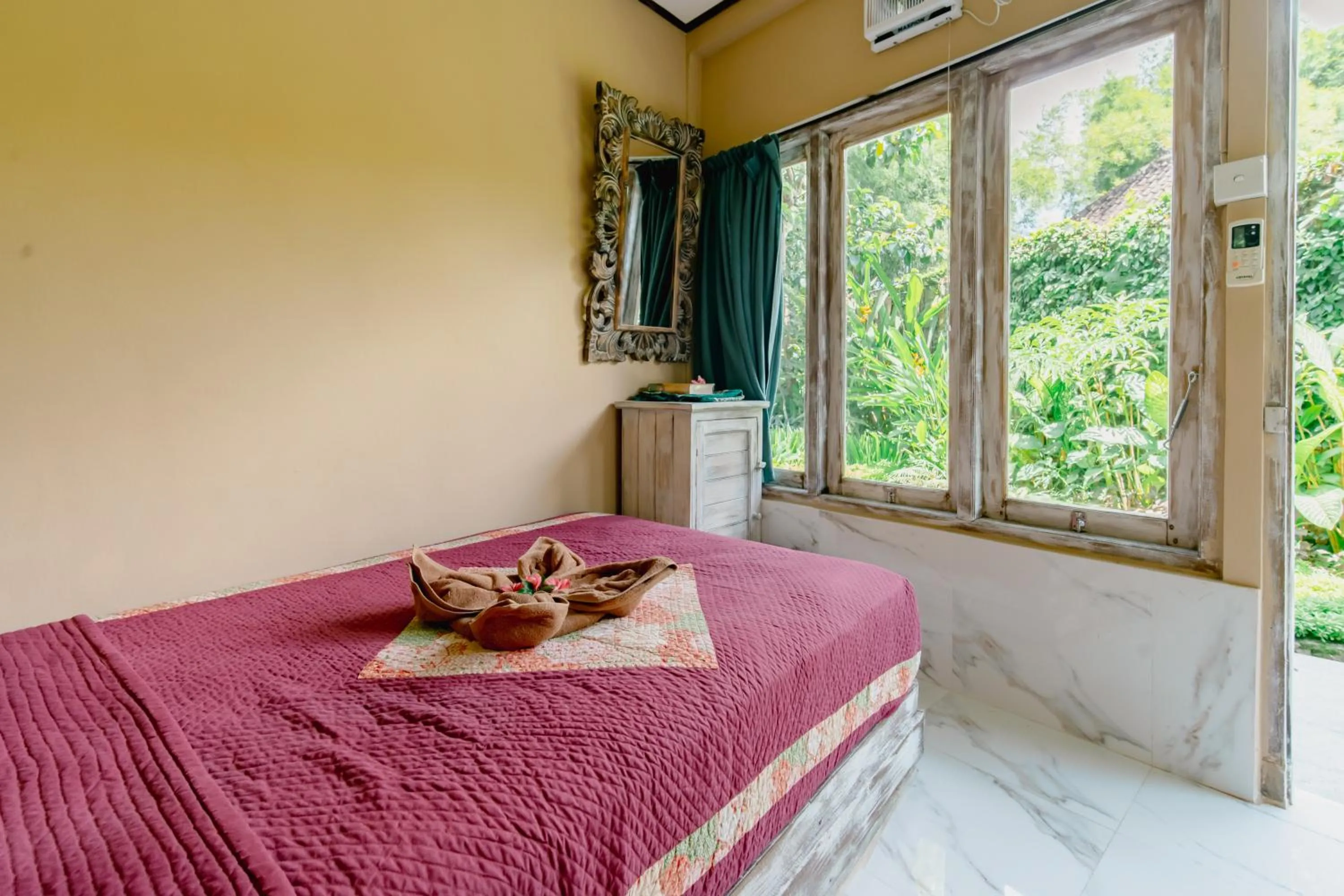 Bedroom, Bed in The Onion Collective