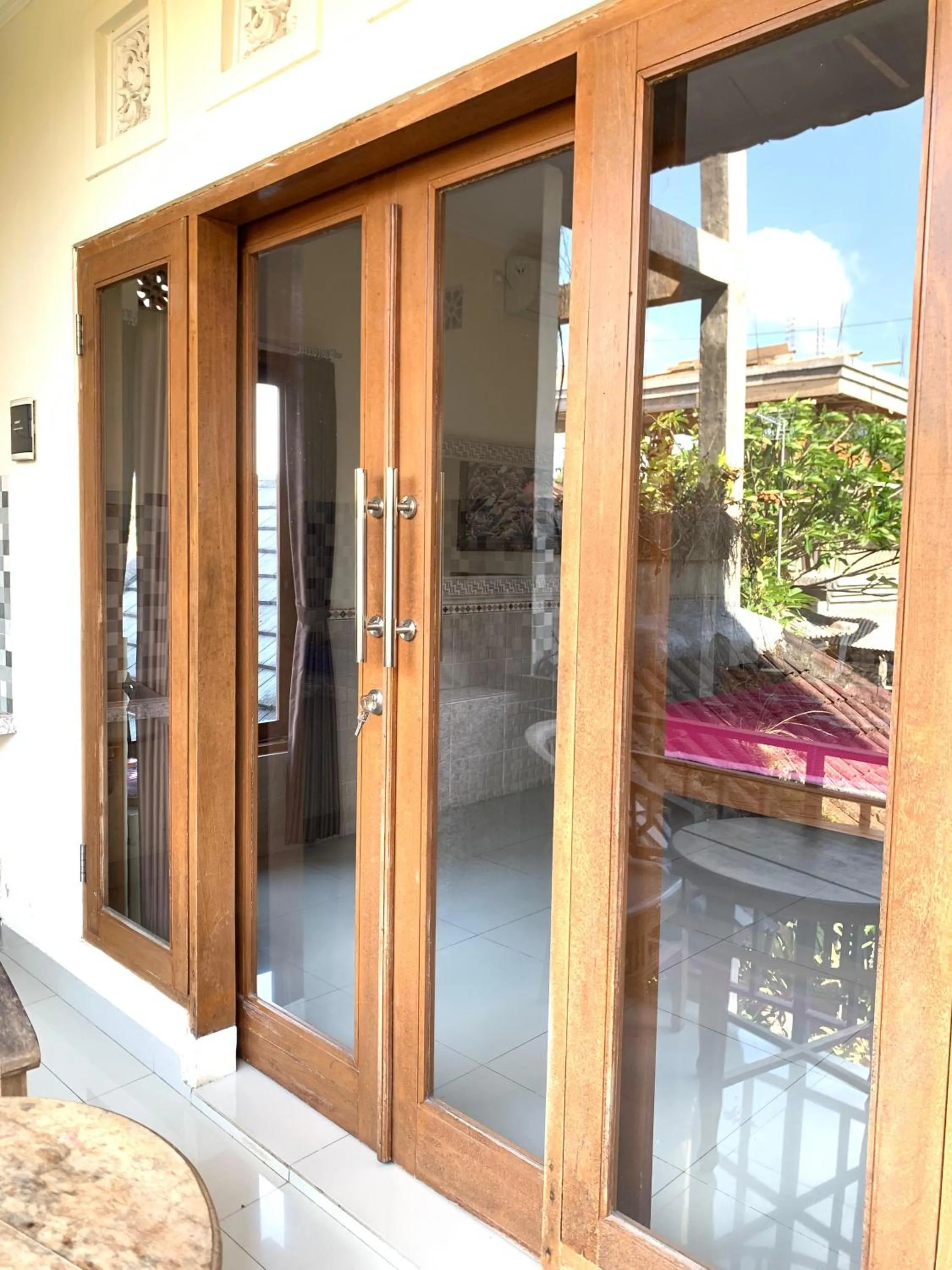 Property building in Bagus Homestay