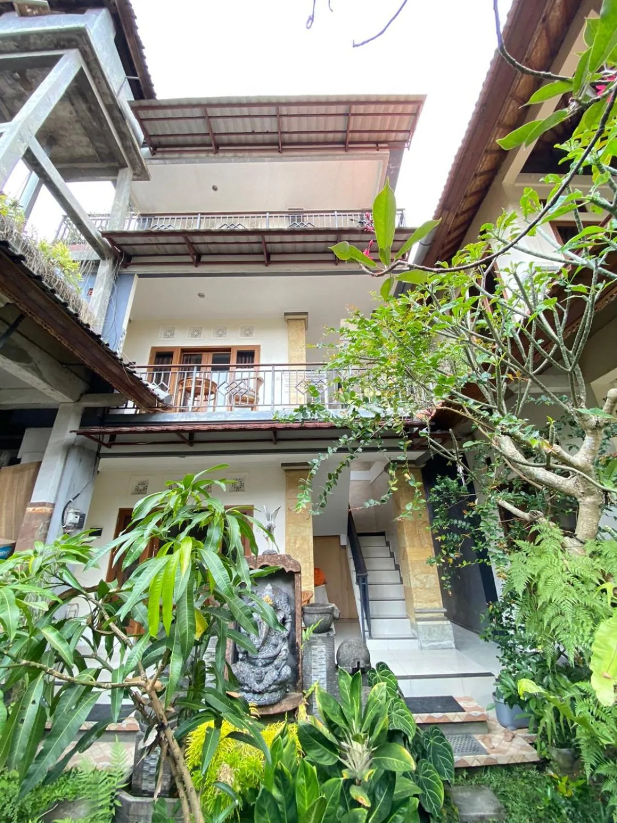 Property building in Bagus Homestay