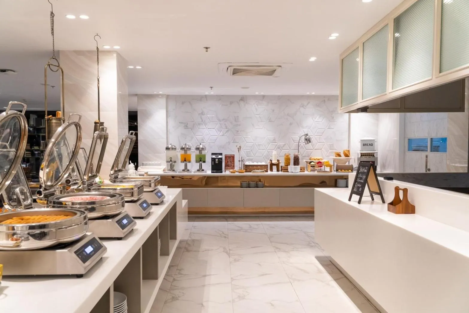 Restaurant/places to eat in Hotel JAL City Bangkok