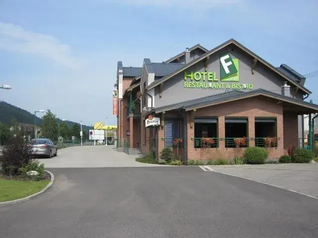 F - Team Hotel F - Team Hotel