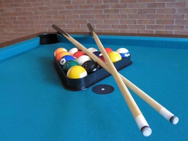 Billiard in F - Team Hotel