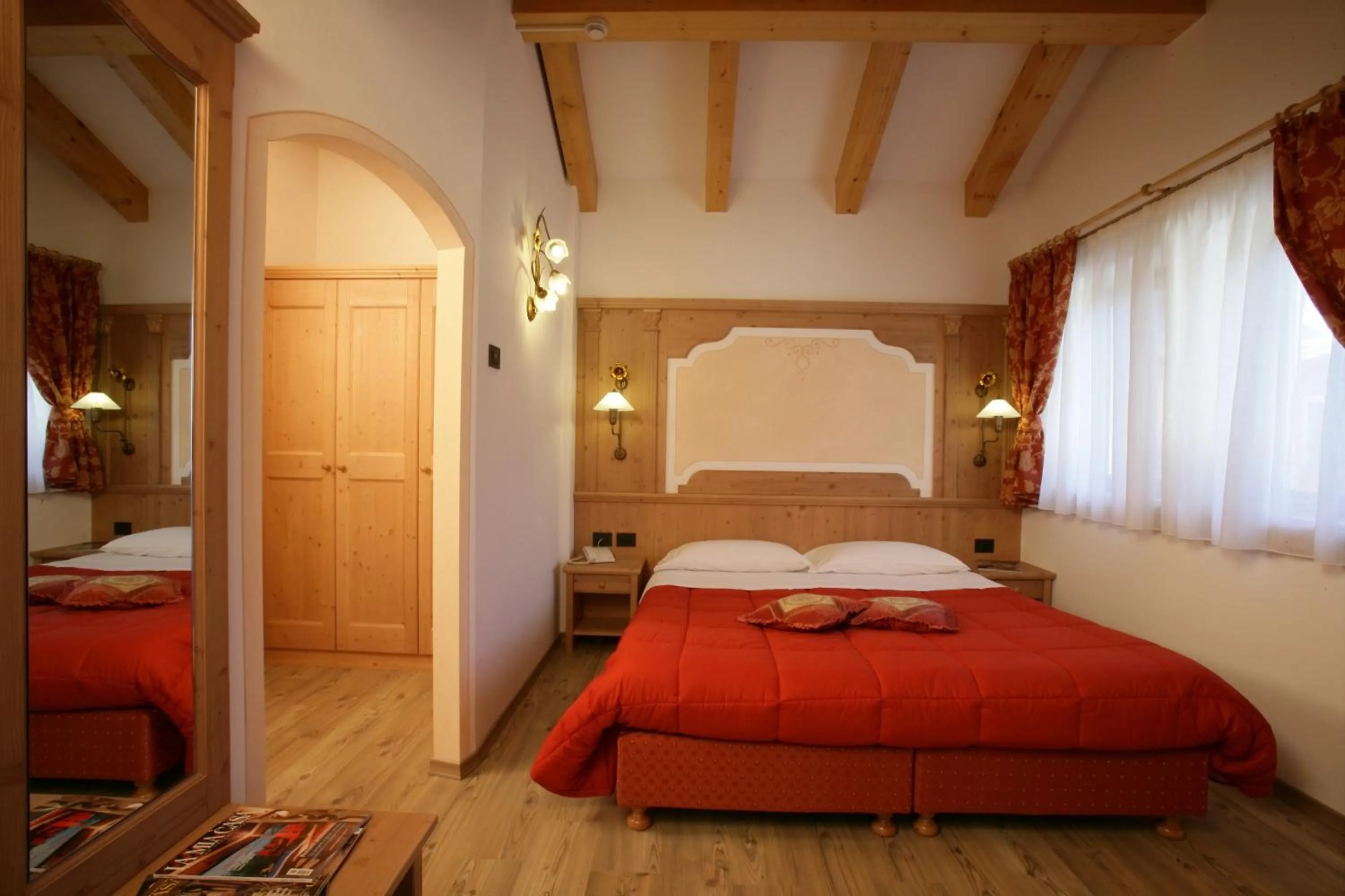 Day, Bed in Hotel Garni La Roccia