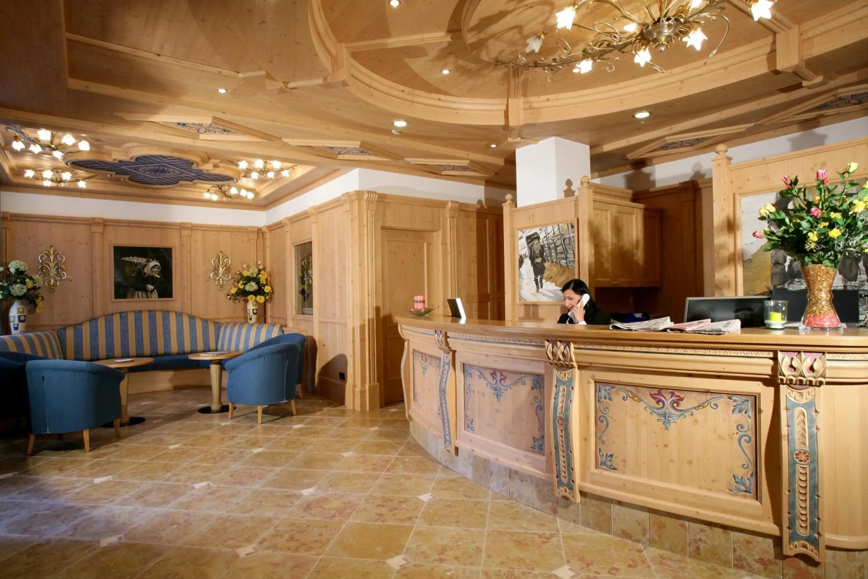 Lobby or reception in Hotel Garni La Roccia