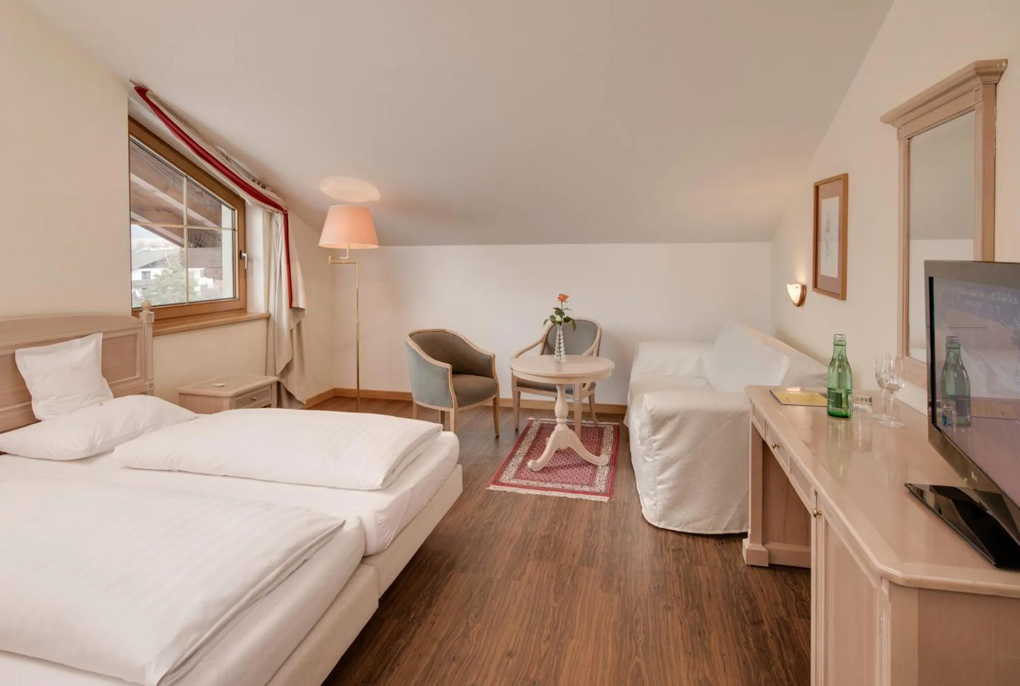 Photo of the whole room, Bed in Der Reschenhof