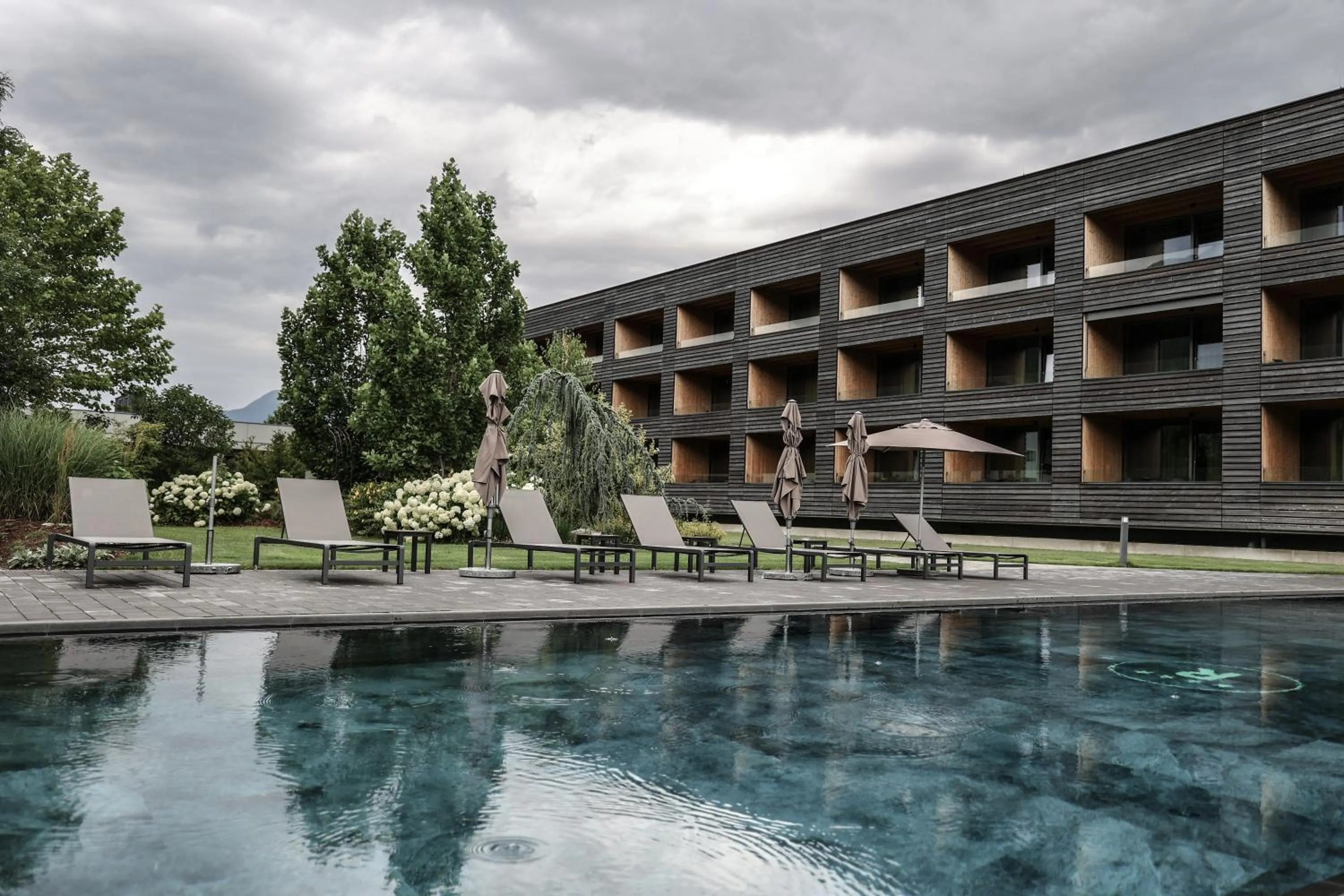 Swimming pool in Der Reschenhof