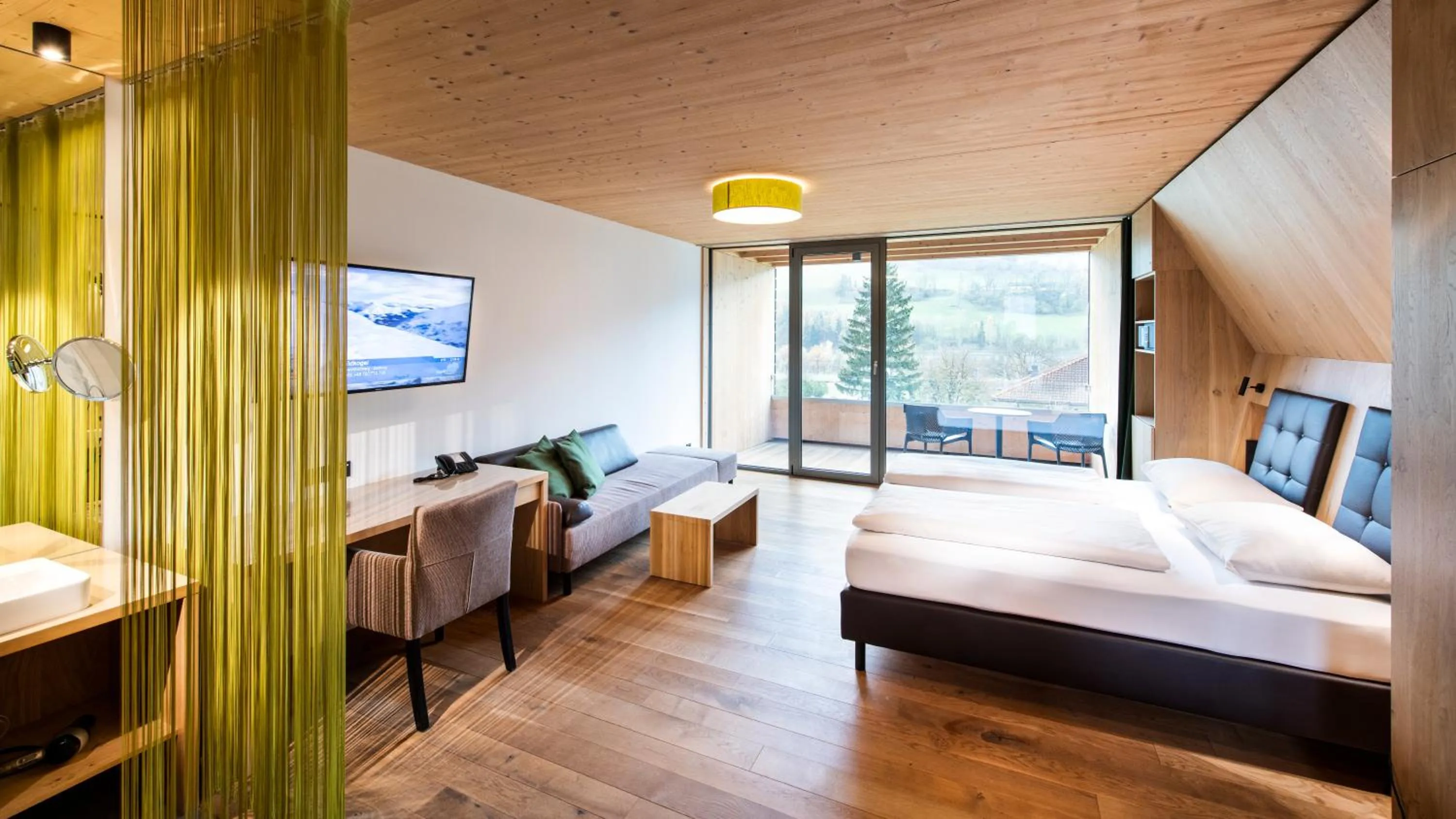 Photo of the whole room, Bed in Der Reschenhof