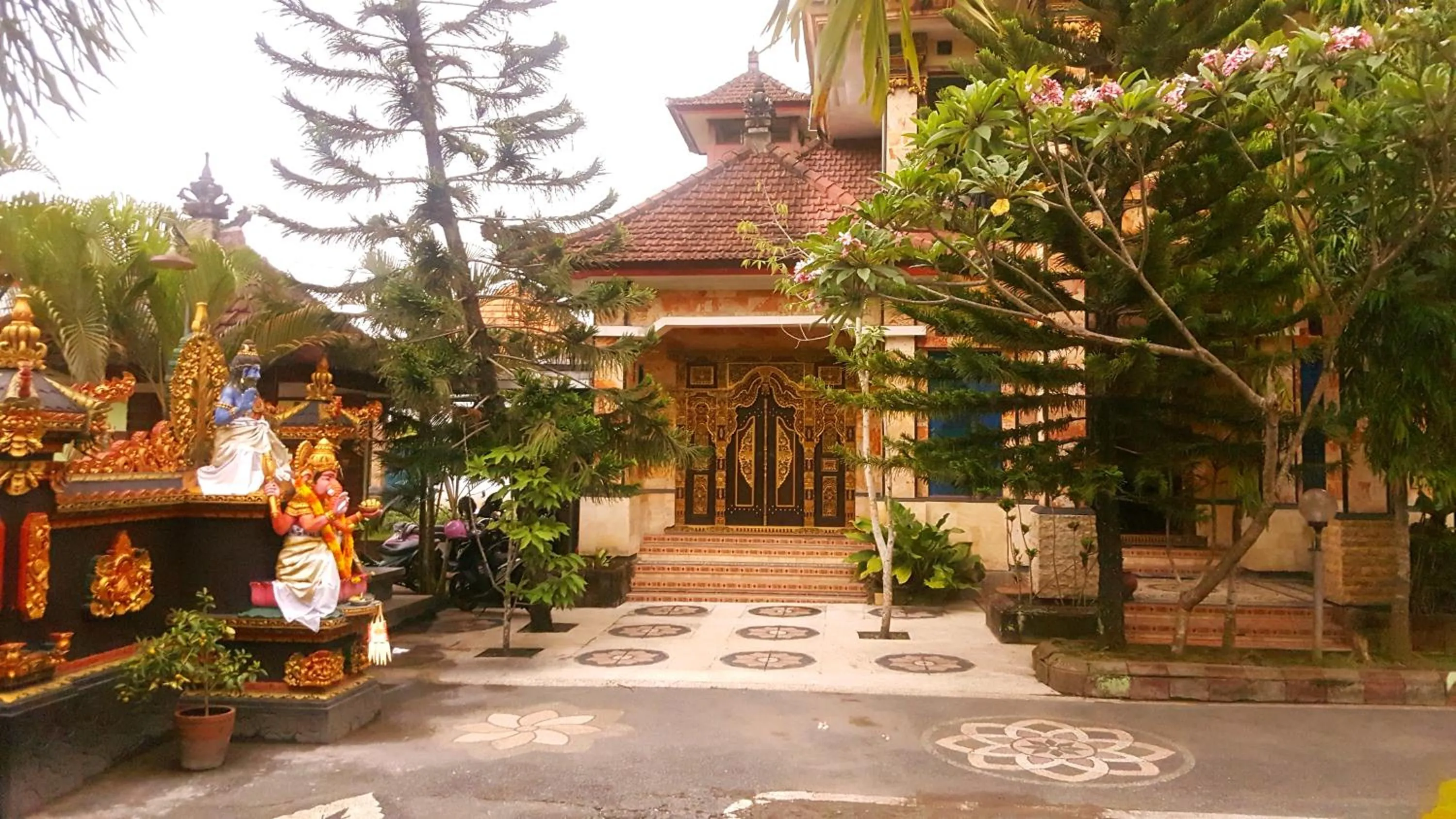 HOTEL SEGARA MANDALA