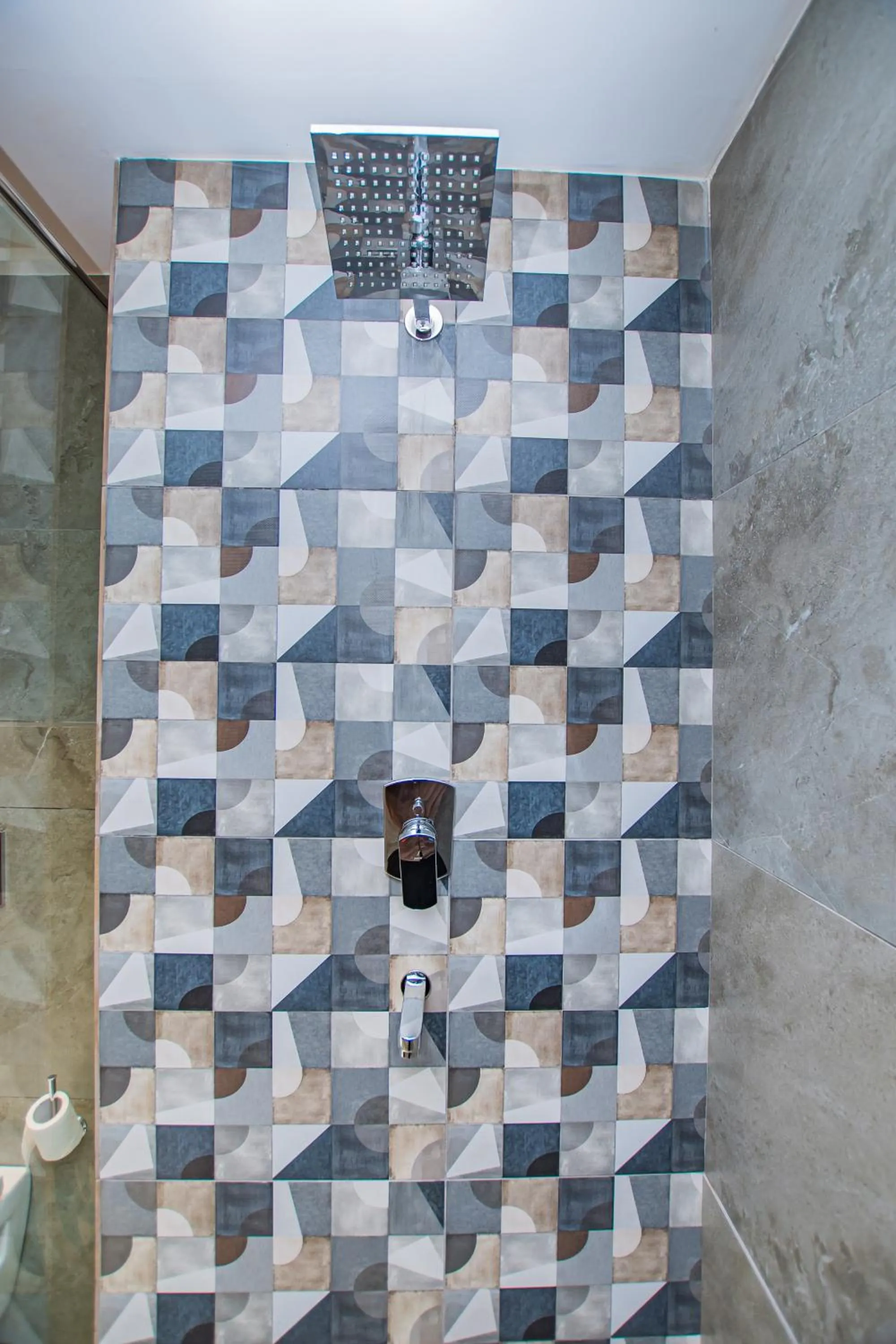 Shower in Raniban Retreat