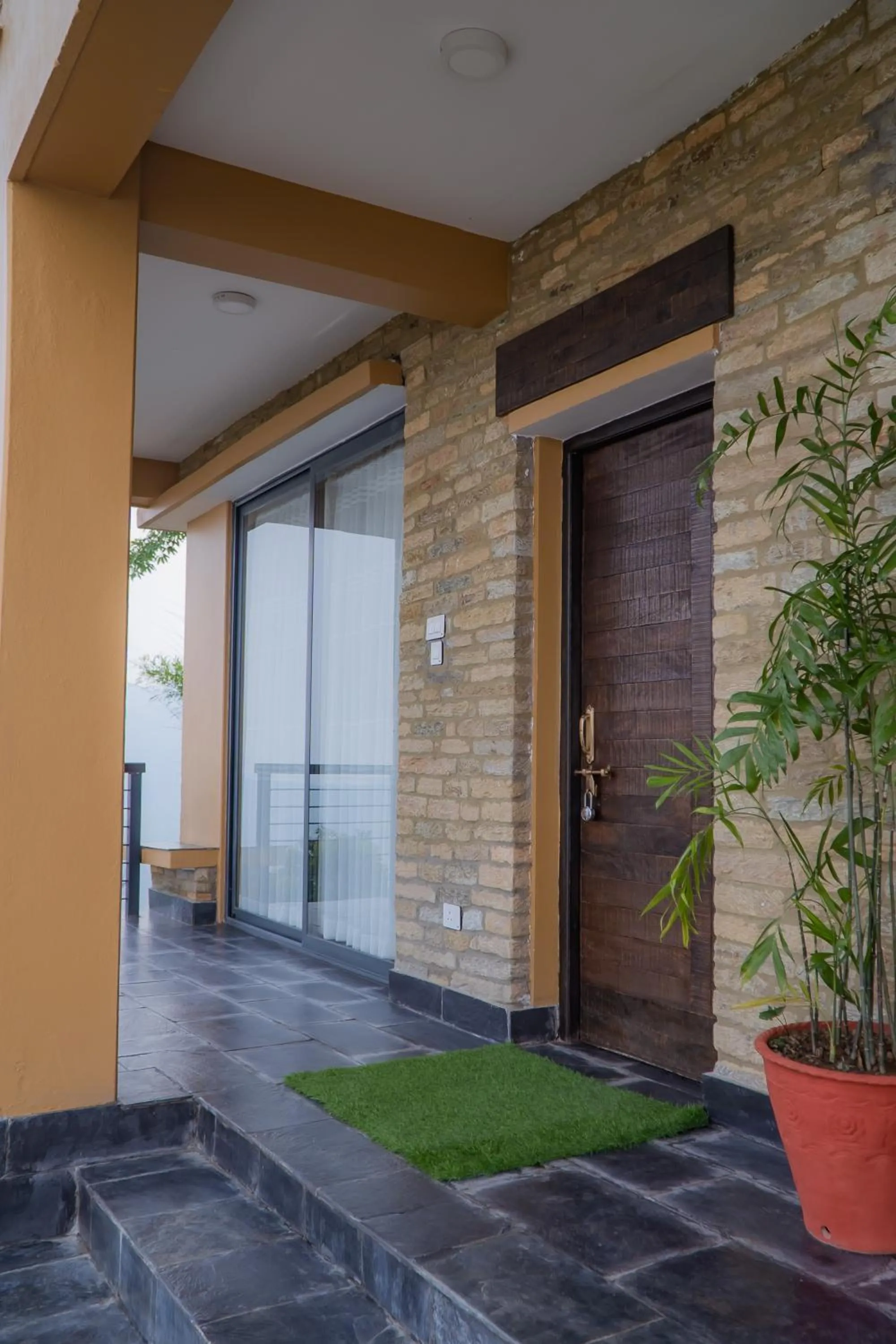 Facade/entrance in Raniban Retreat