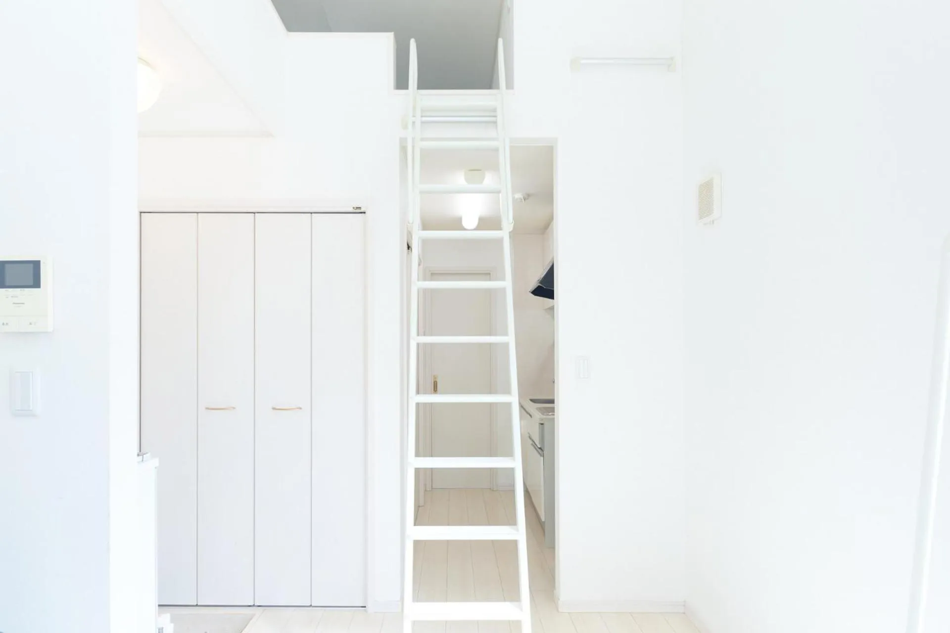 Soshigaya Apartment by Tranova