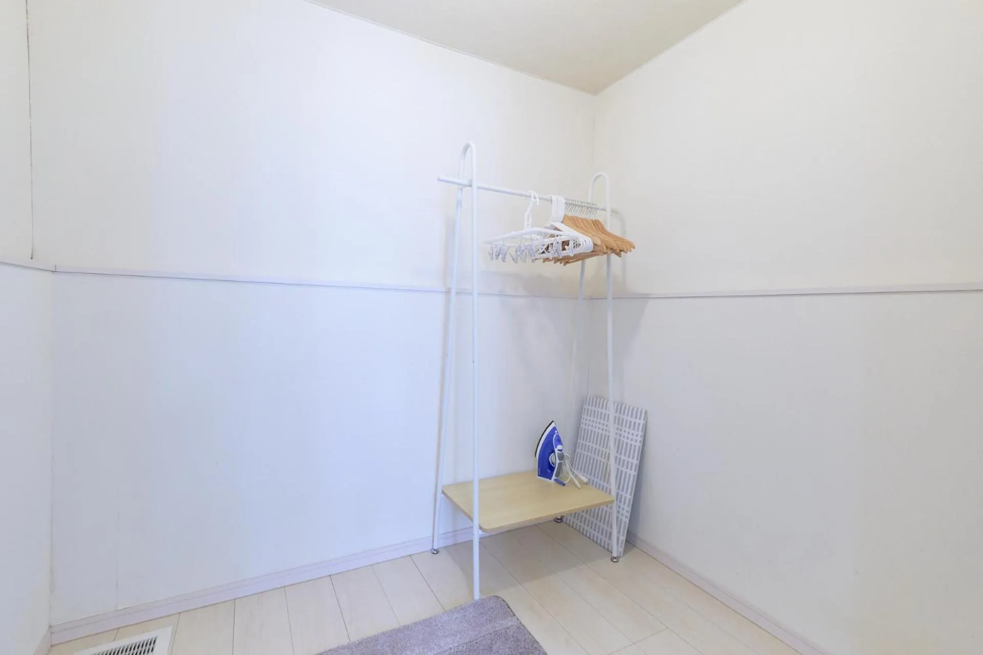 Soshigaya Apartment by Tranova