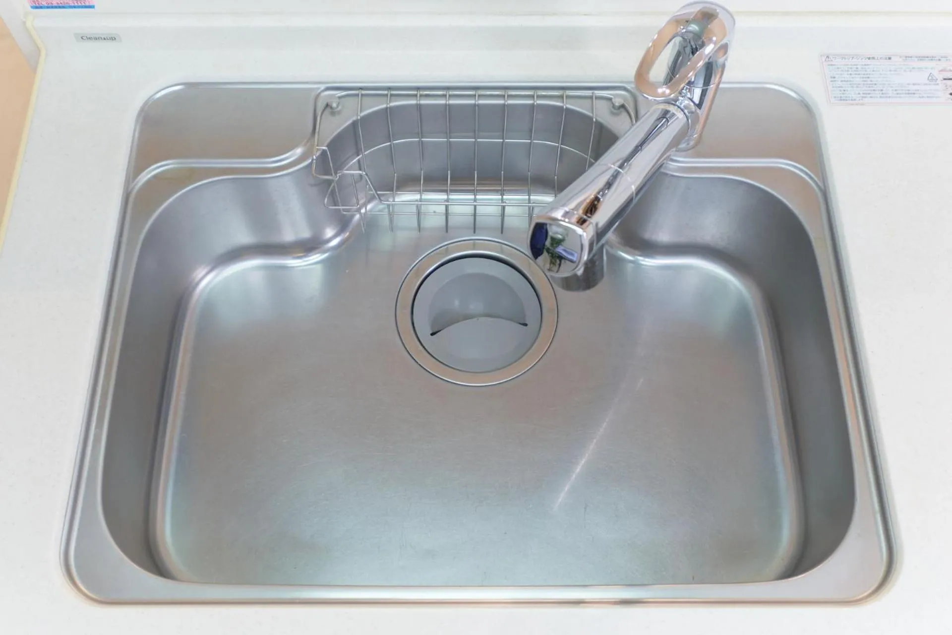 Soshigaya Apartment by Tranova