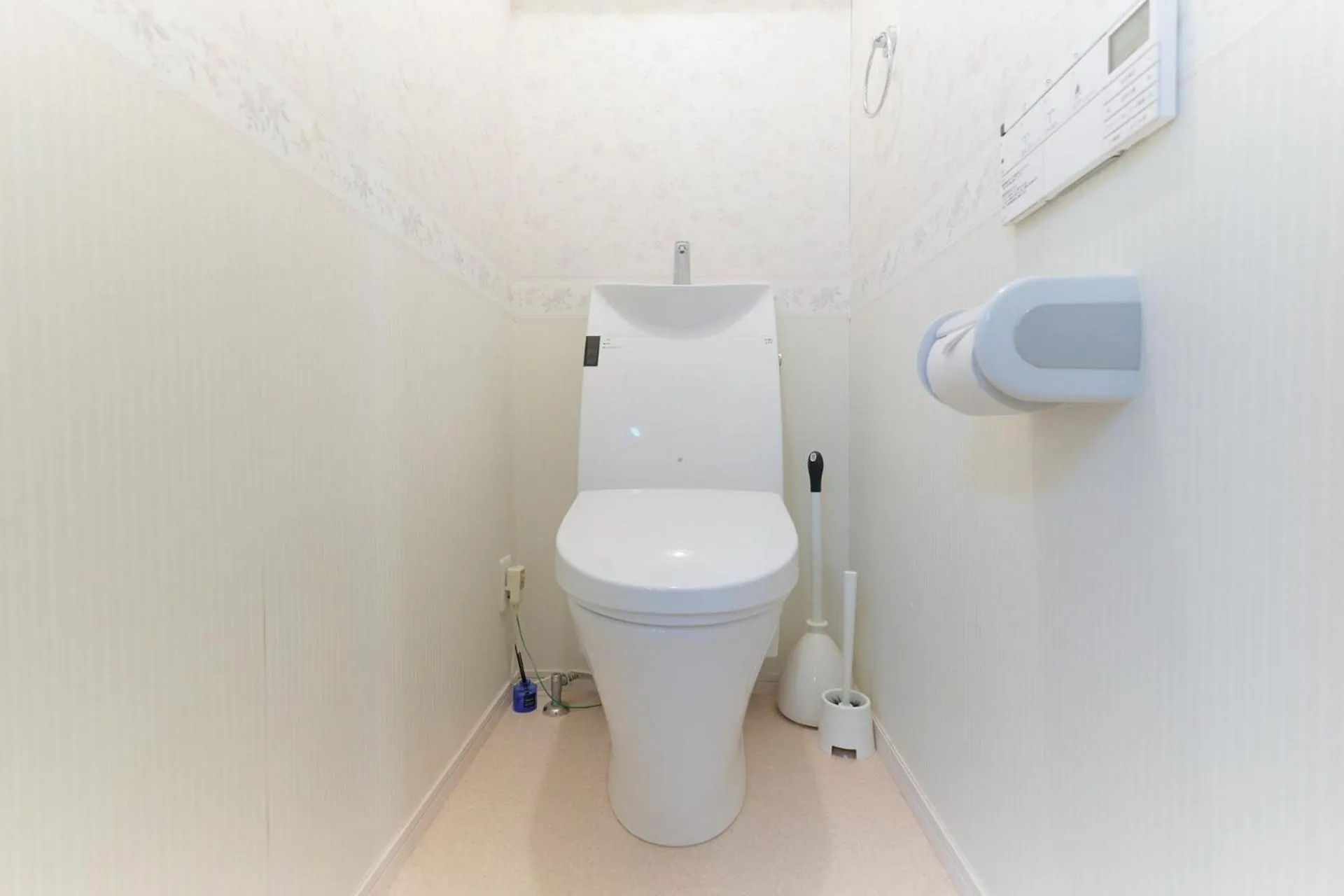 Soshigaya Apartment by Tranova