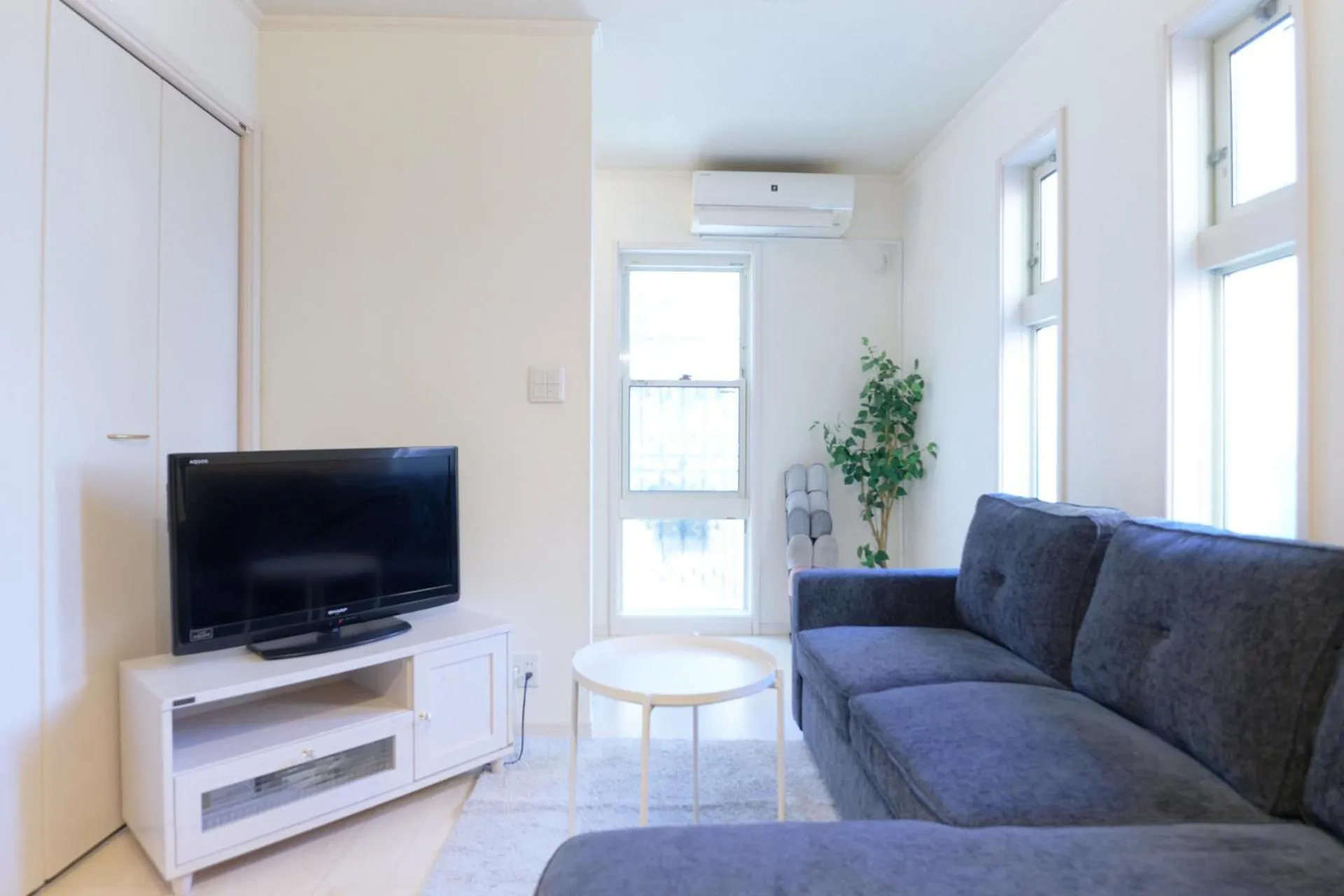 Soshigaya Apartment by Tranova