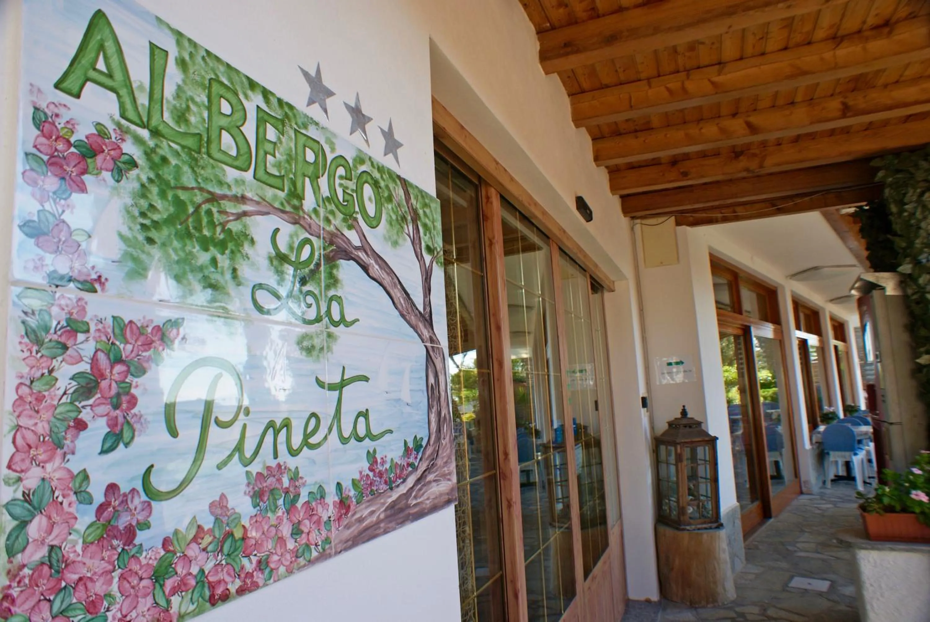 Facade/entrance in Albergo La Pineta