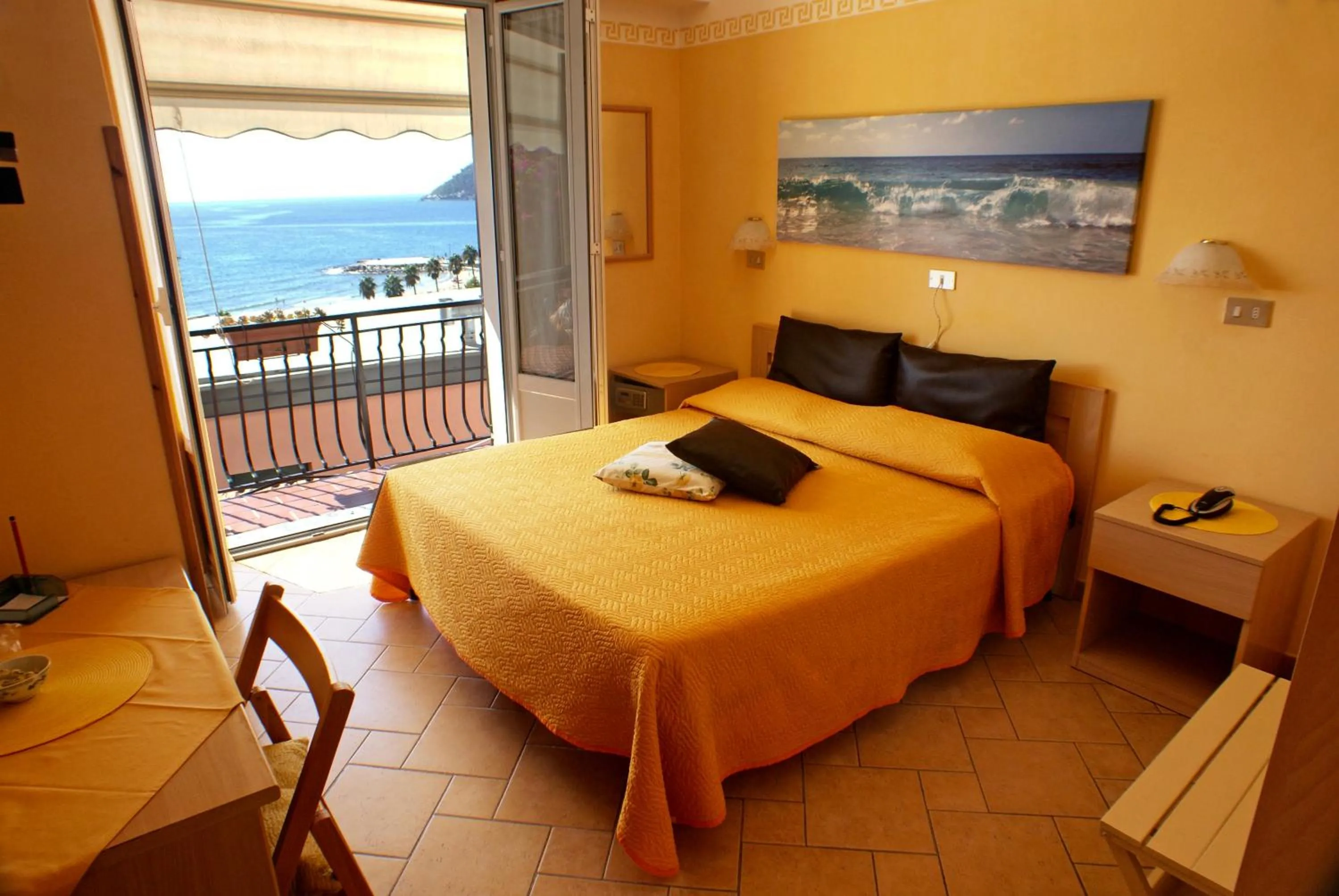 Bedroom, Bed in Albergo La Pineta
