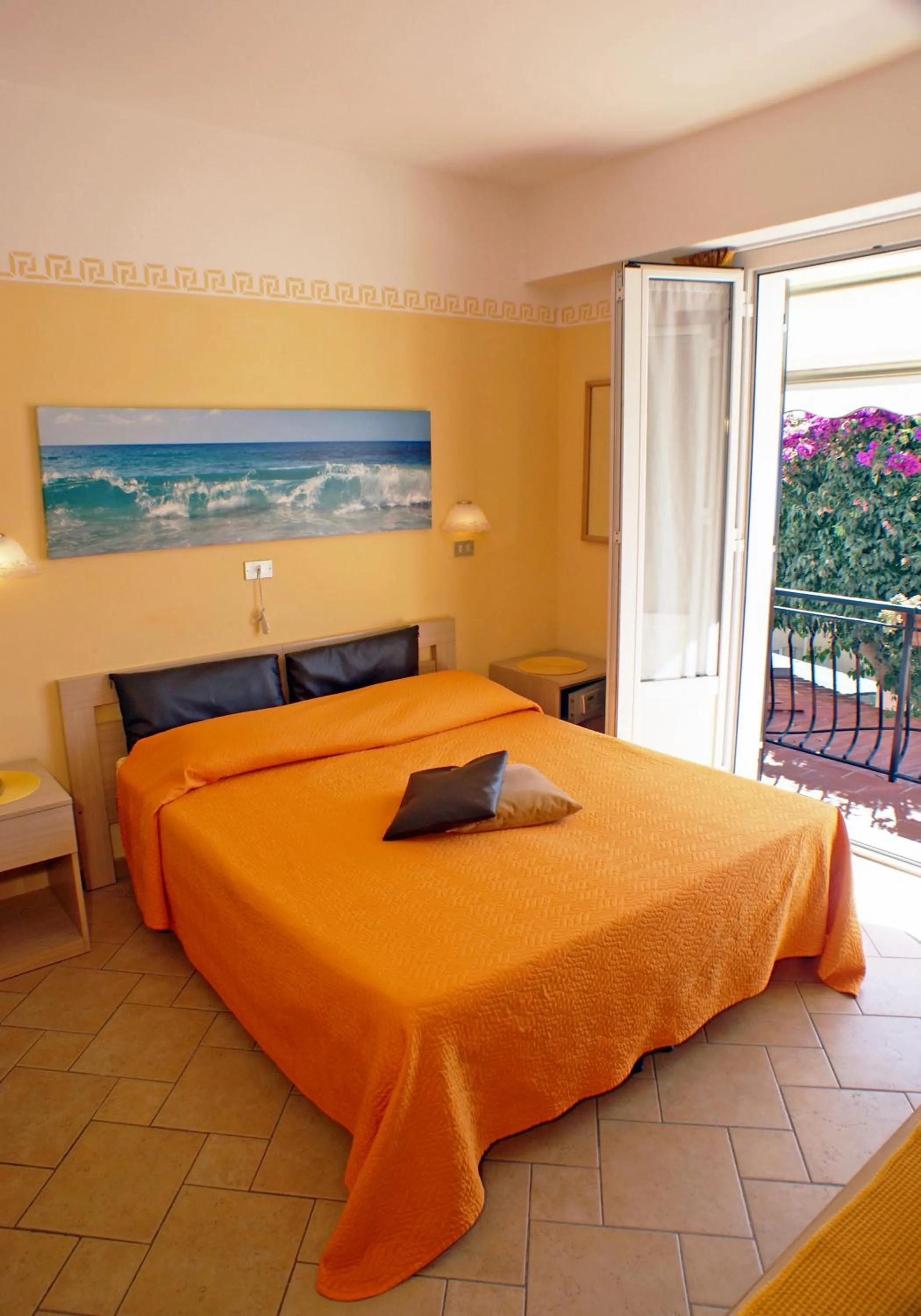 Bedroom, Bed in Albergo La Pineta