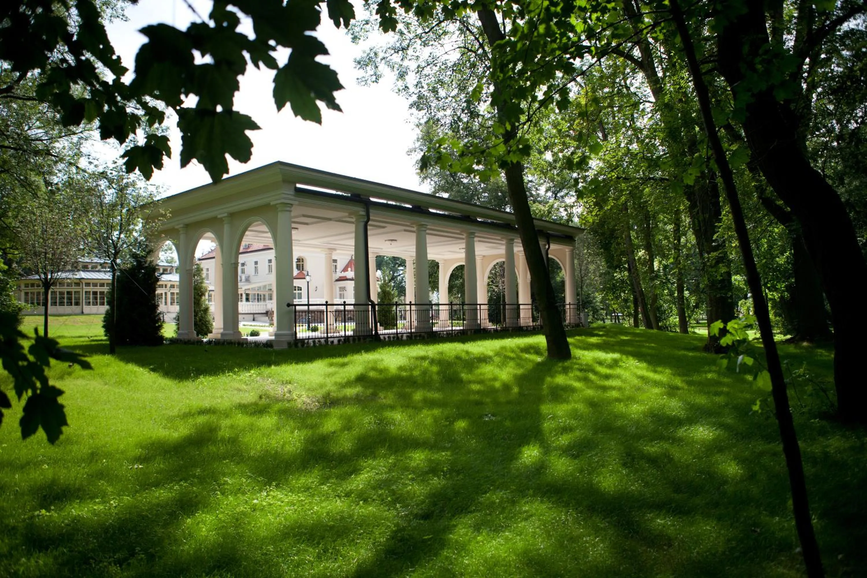 Area and facilities in Pałac Tłokinia