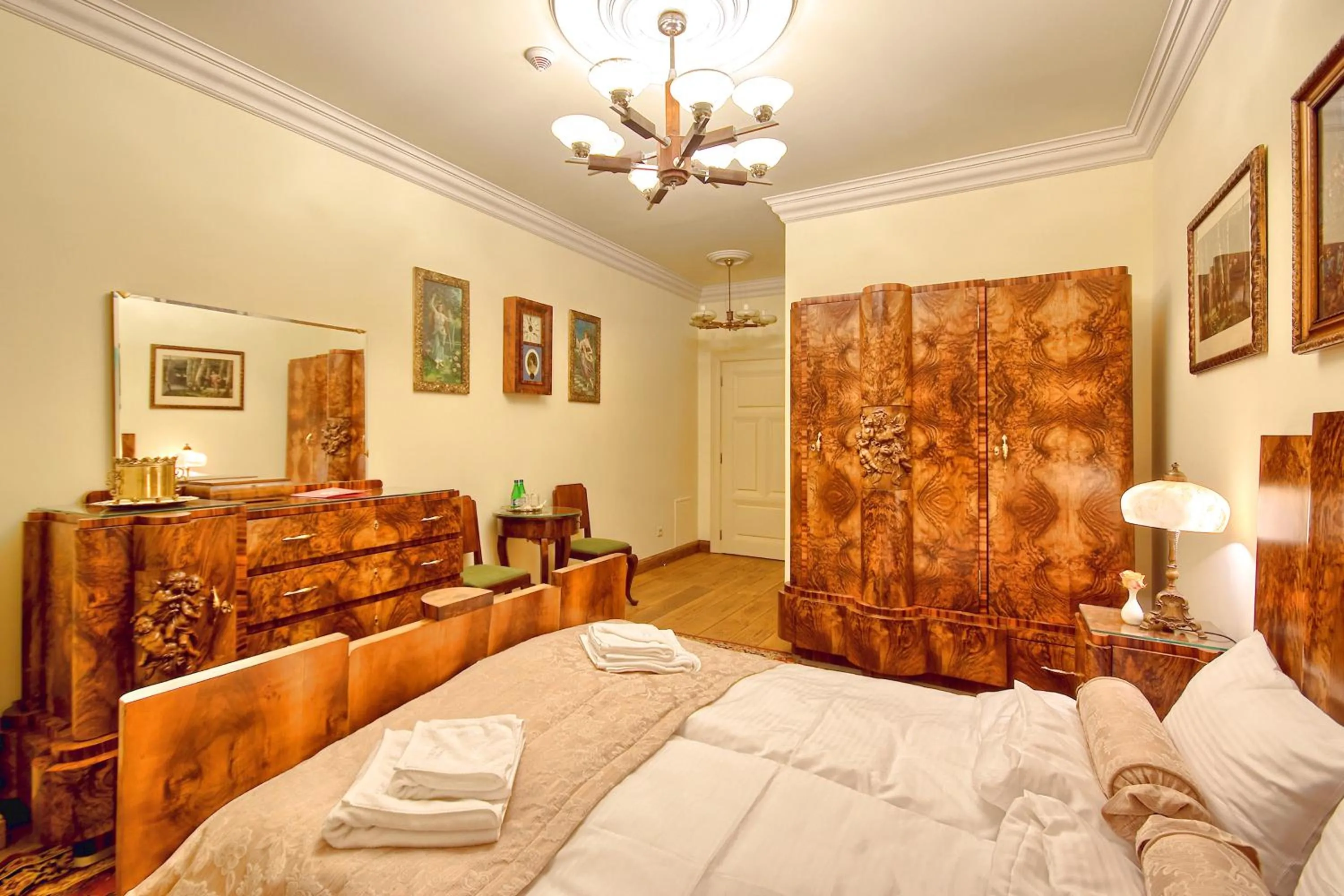 Bedroom, Bed in Pałac Tłokinia